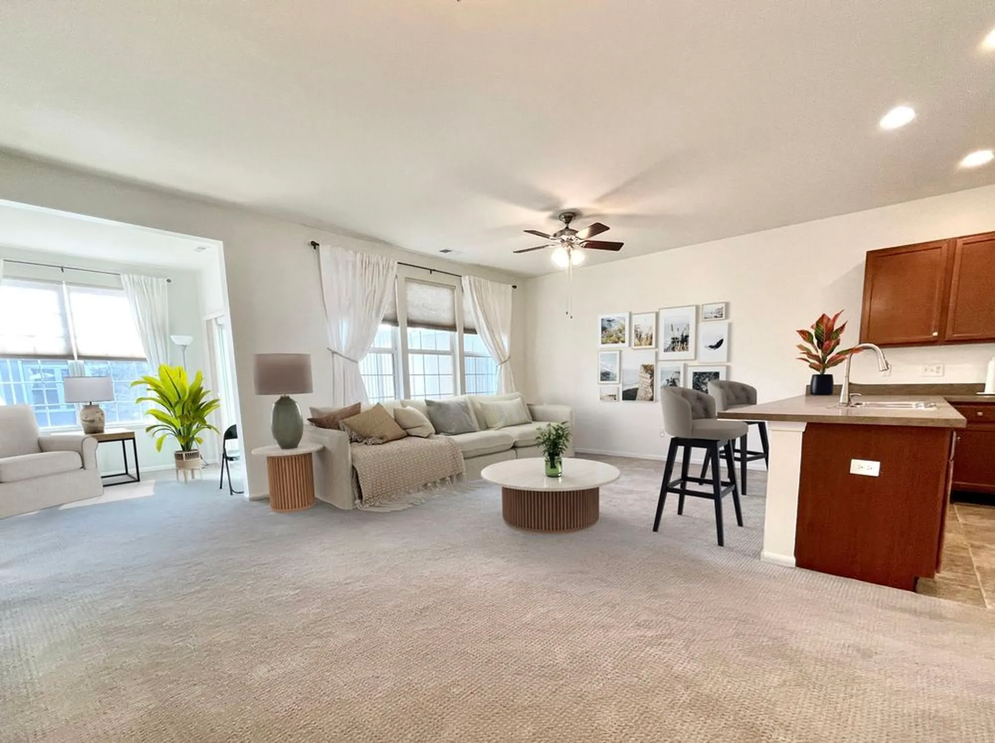 Property Slideshow image 9 of 33 | 704 flag dr, Shorewood, IL, 60404