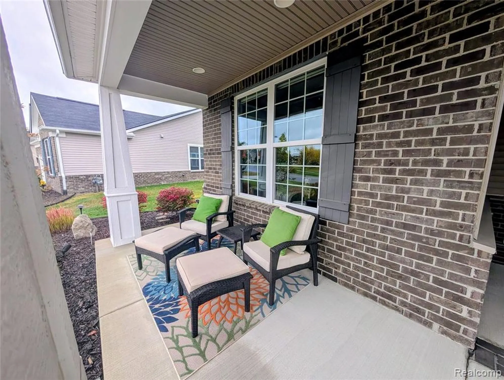 Property Slideshow image 9 of 51 | 27176 walloon way, Brownstown Twp, MI, 48134