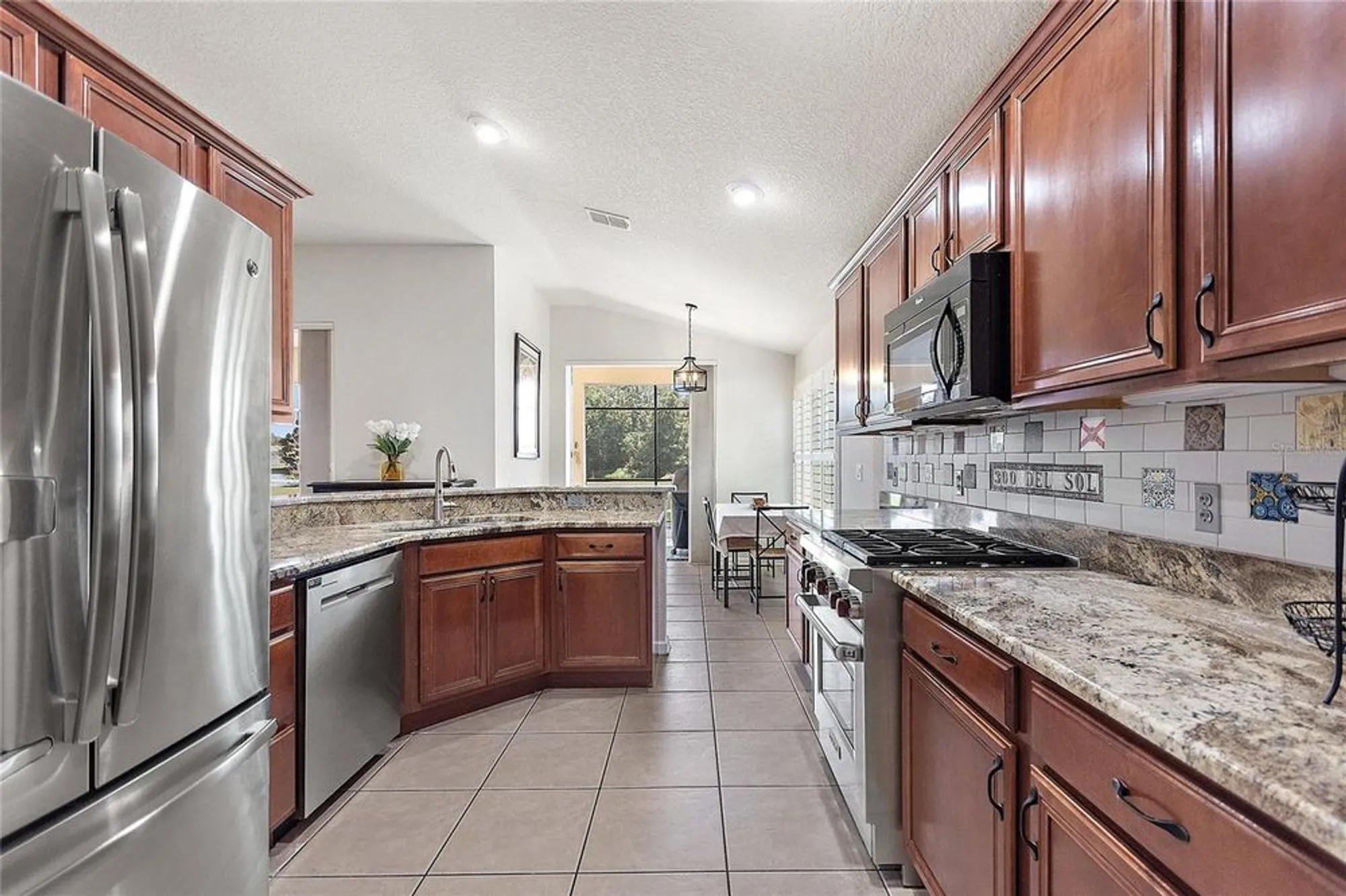 Property Slideshow image 38 of 70 | 300 del sol ave, Davenport, FL, 33837