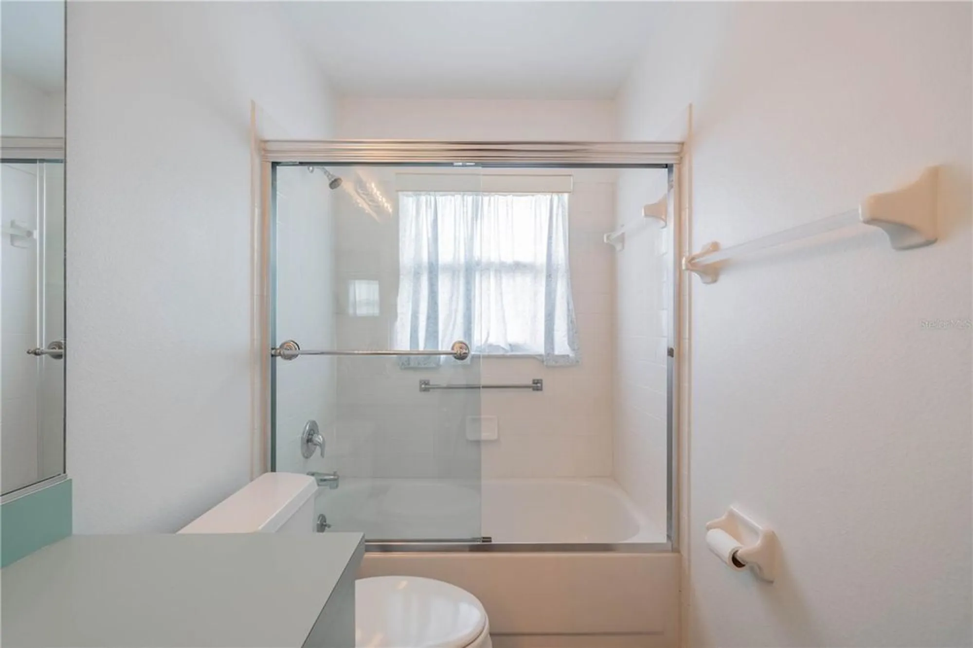 Property Slideshow image 25 of 47 | 301 caloosa palms ct, Sun City Center, FL, 33573