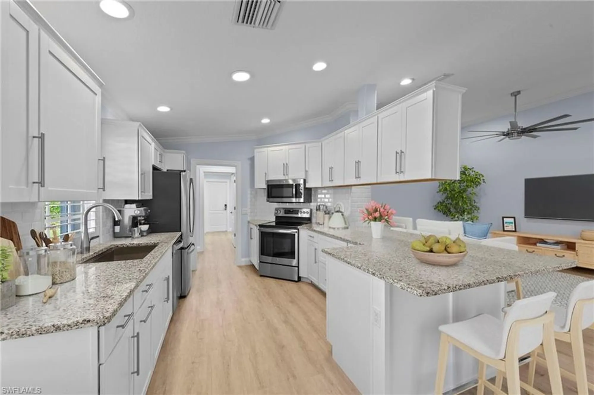 Property Slideshow image 5 of 42 | 5785 drummond way, Naples, FL, 34119