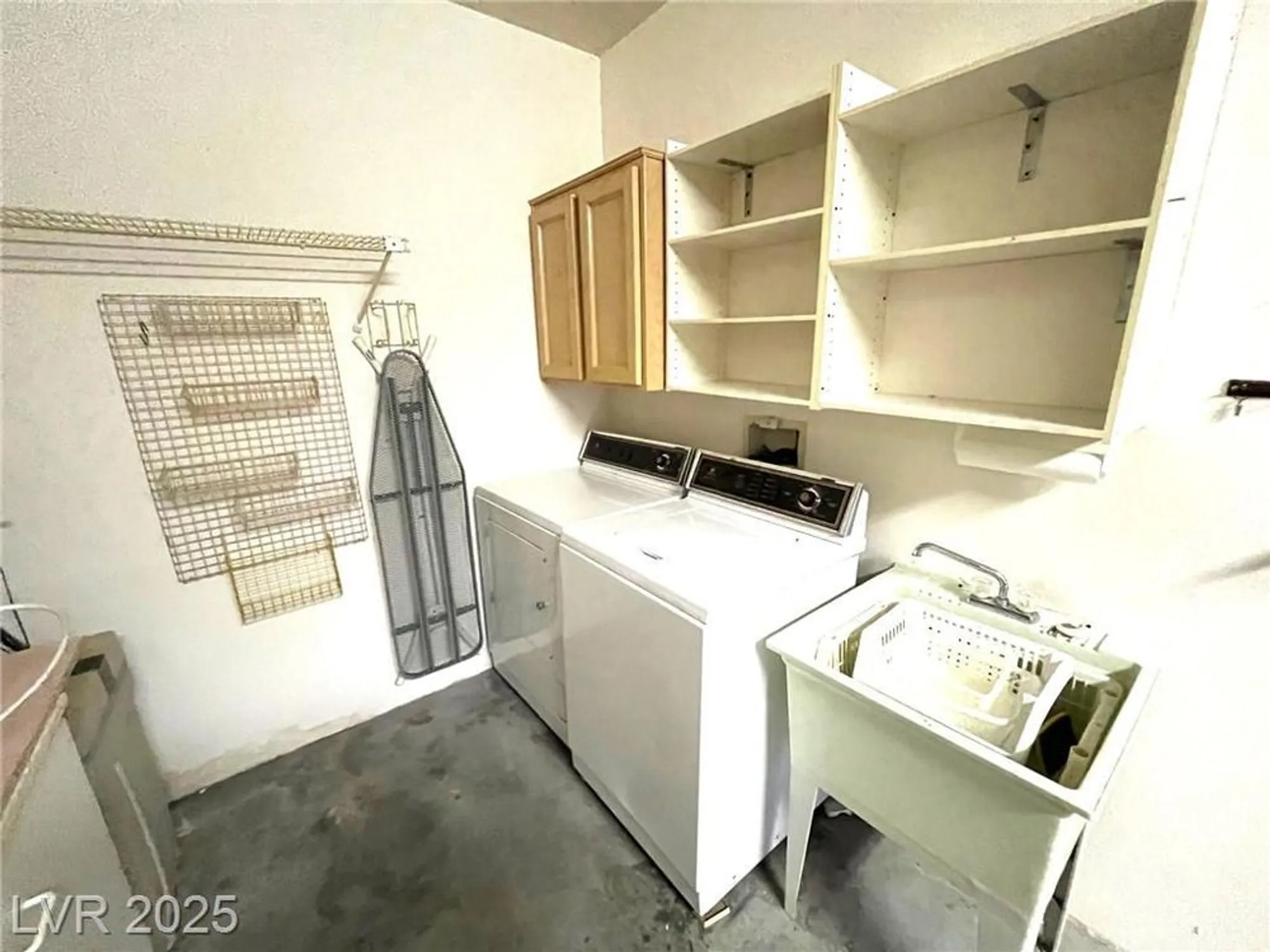 Property Slideshow image 21 of 37 | 10717 grand cypress ave, Las Vegas, NV, 89134