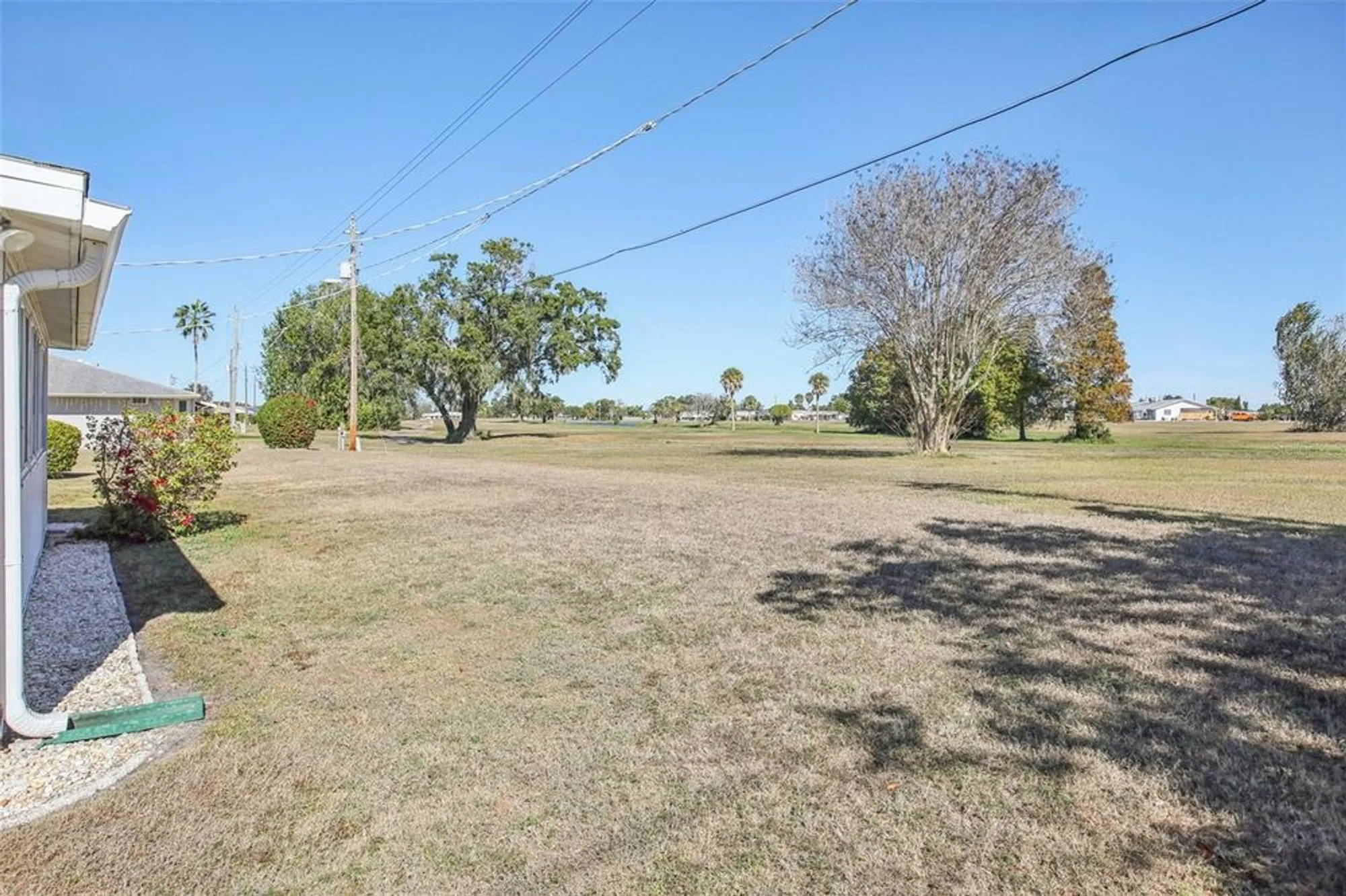 Property Slideshow image 34 of 54 | 1409 n pebble beach blvd, Sun City Center, FL, 33573