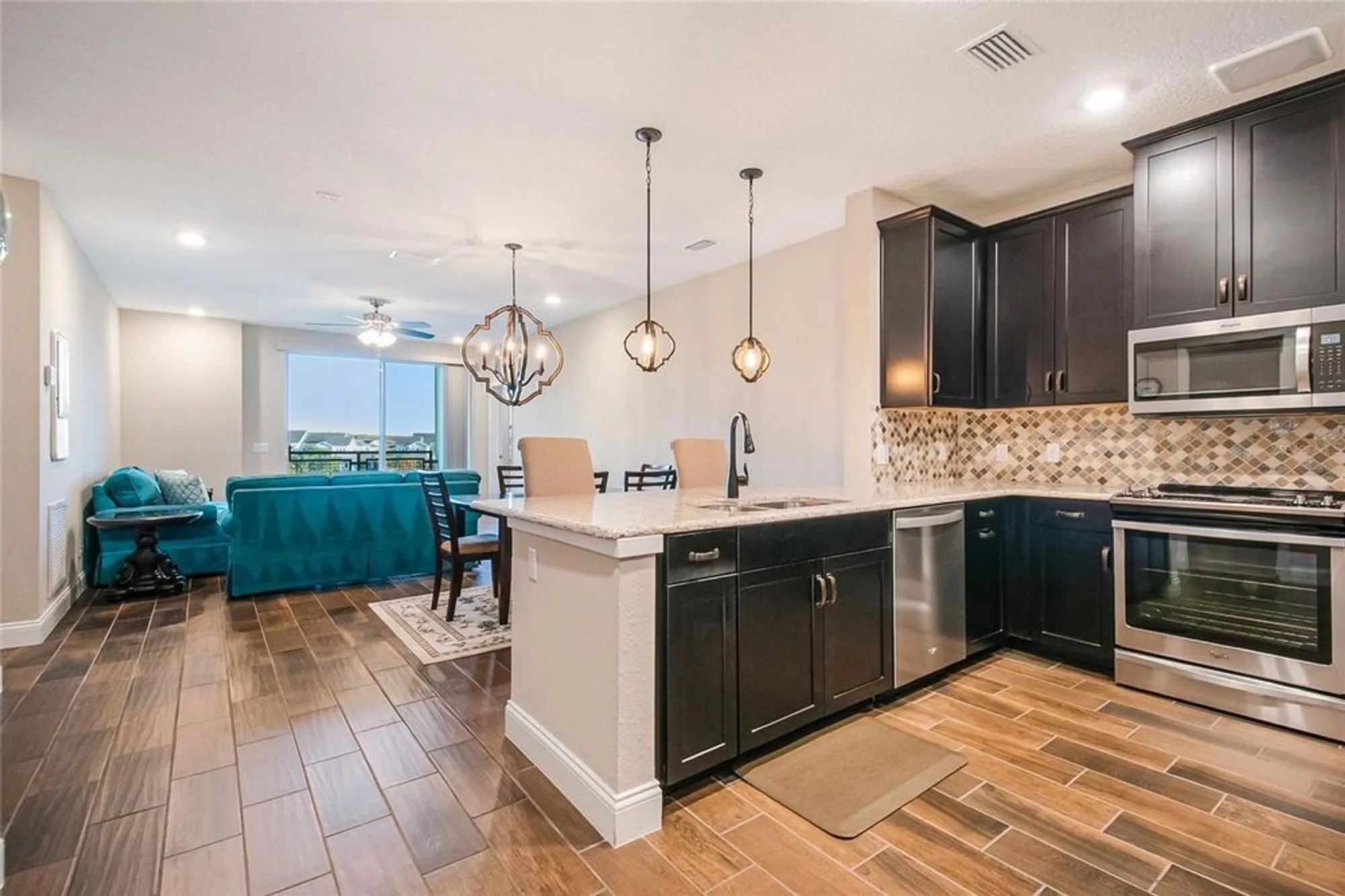 Property Slideshow image 13 of 55 | 7573 laureate blvd unit 1305, Orlando, FL, 32827