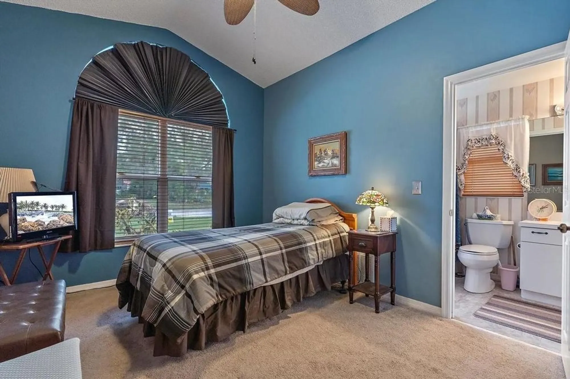 Property Slideshow image 28 of 50 | 5508 gardens dr, Sarasota, FL, 34243