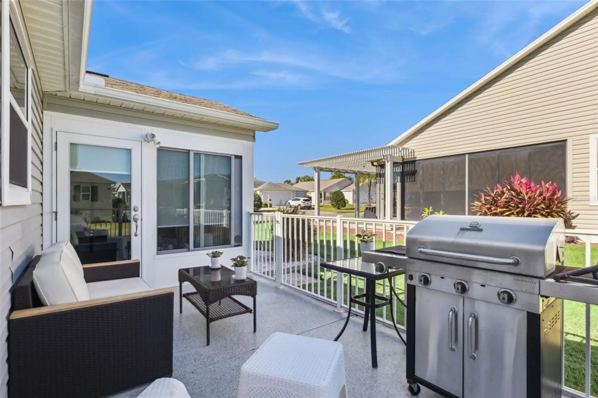 Property Slideshow image 5 of 75 | 909 abaco path, The Villages, FL, 32163