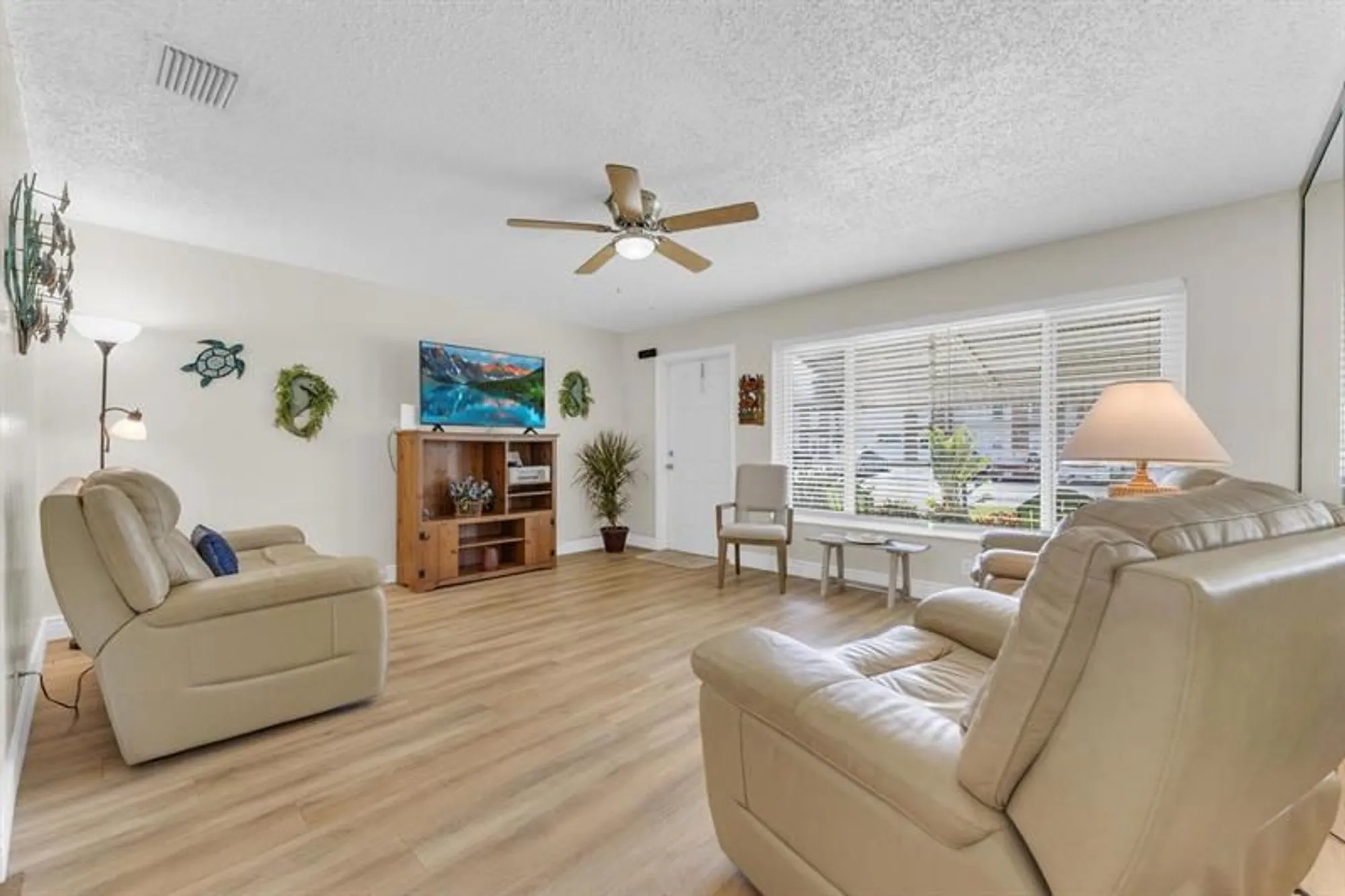 Property Slideshow image 7 of 40 | 2641 w golf blvd, Pompano Beach, FL, 33064