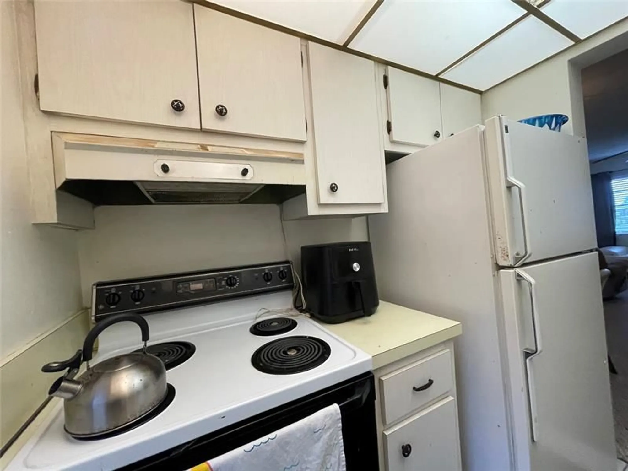 Property Slideshow image 10 of 35 | 2851 e golf blvd apt 206, Pompano Beach, FL, 33064