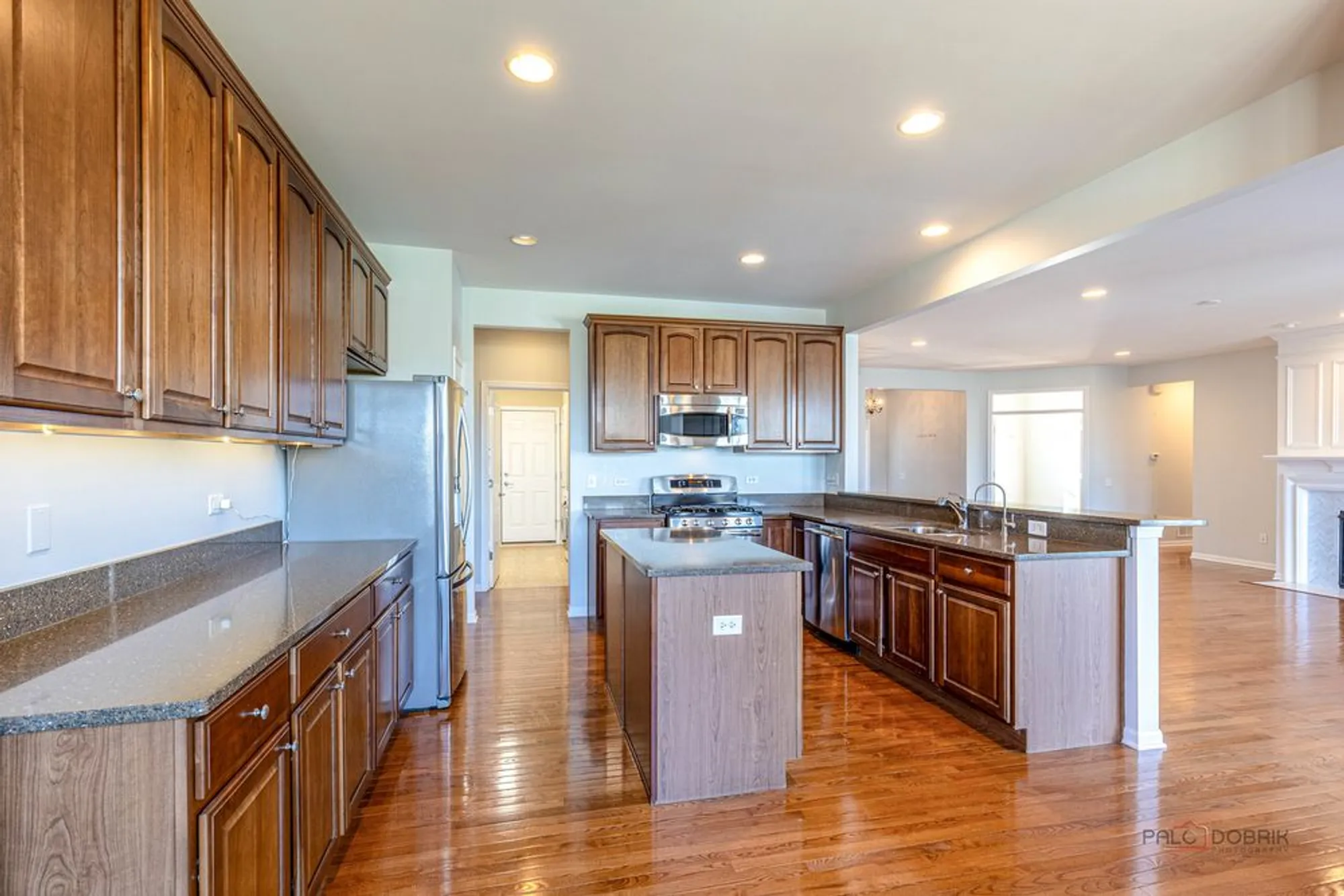 Property Slideshow image 14 of 39 | 3768 canton cir, Mundelein, IL, 60060