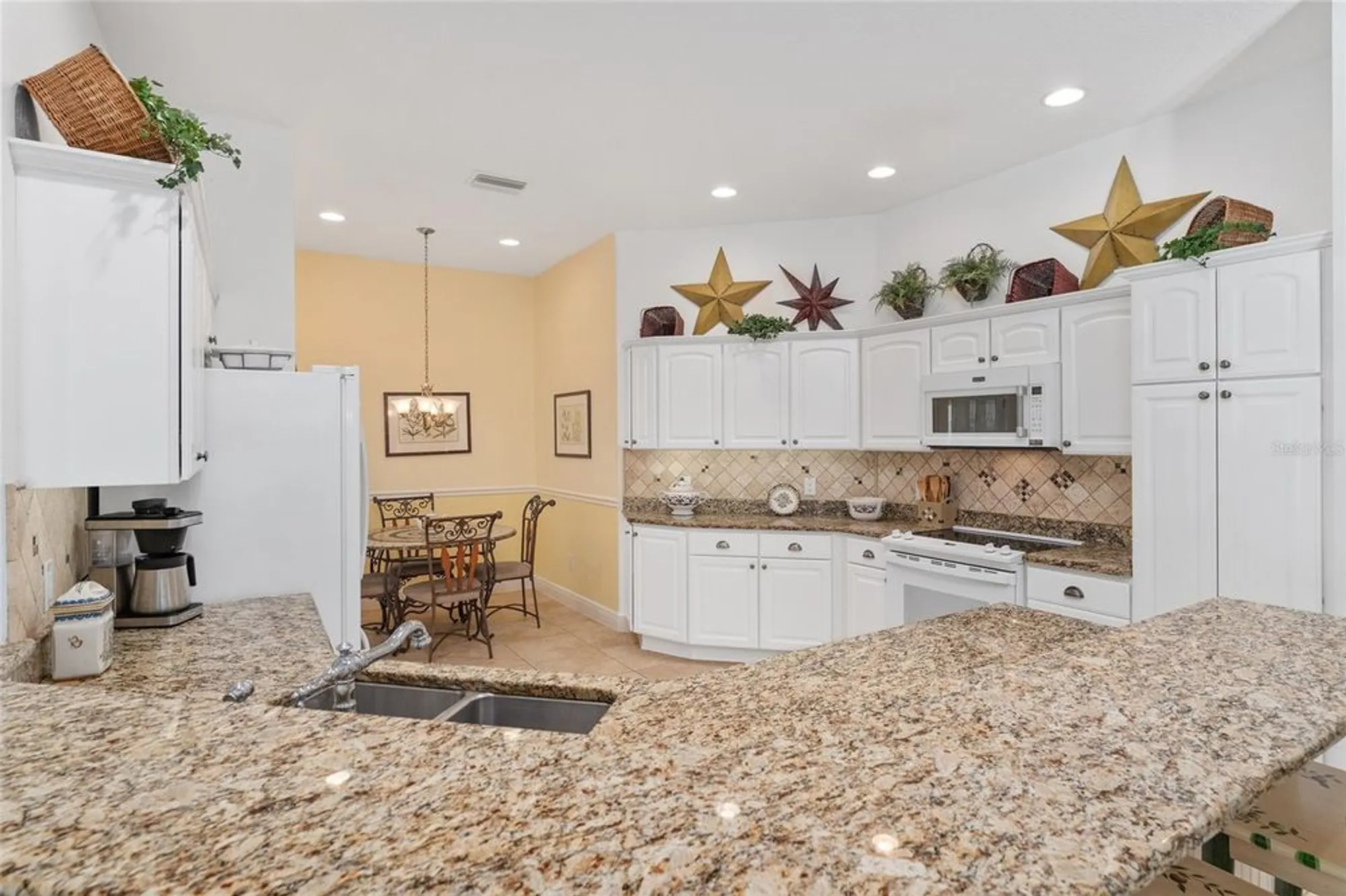 Property Slideshow image 19 of 44 | 2053 beecher path, The Villages, FL, 32162