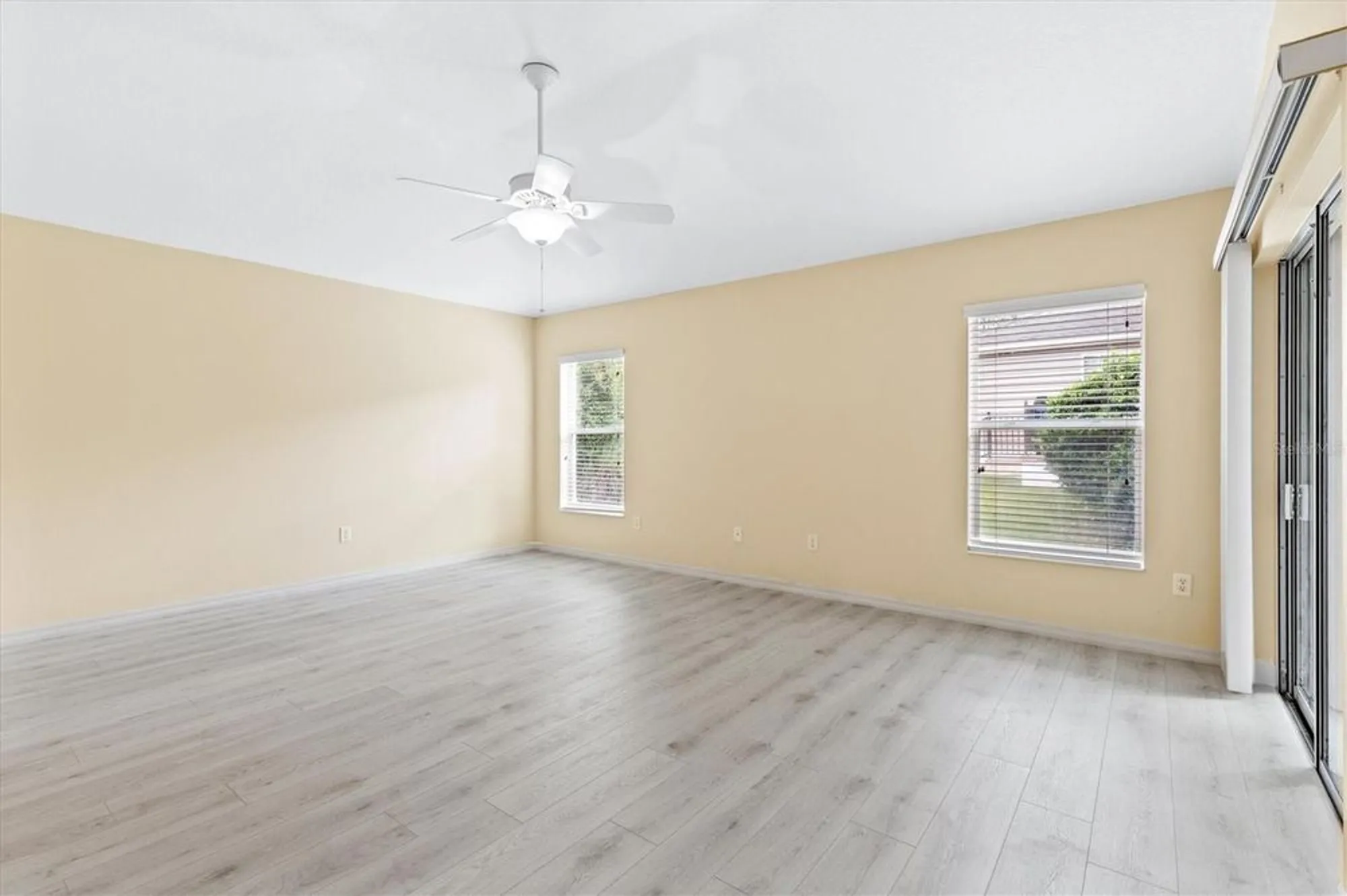 Property Slideshow image 13 of 28 | 611 allenwood loop, The Villages, FL, 32162