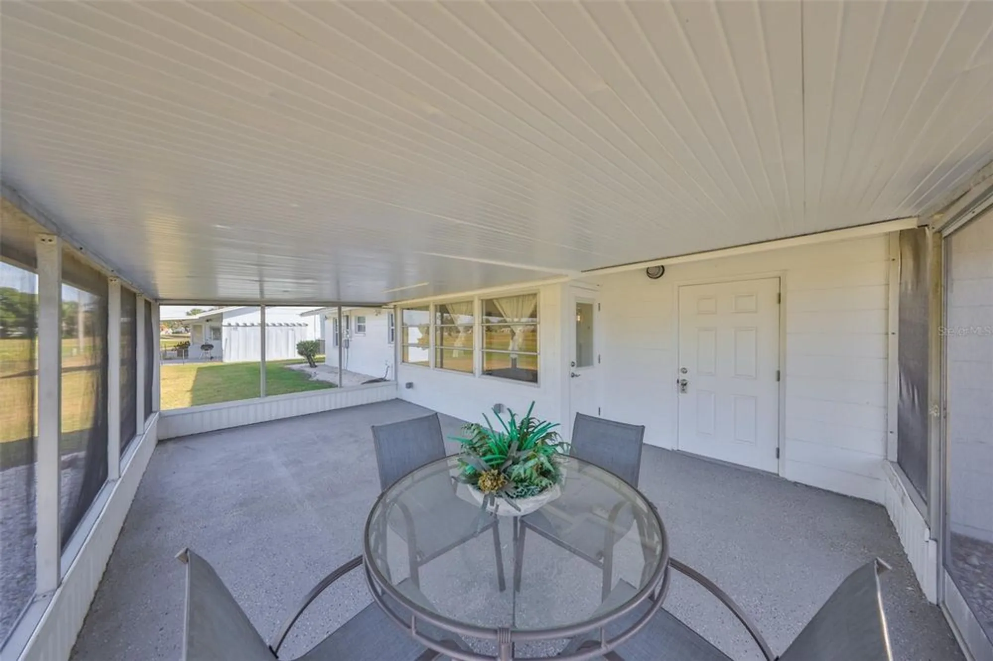 Property Slideshow image 31 of 39 | 611 fox hills dr, Sun City Center, FL, 33573