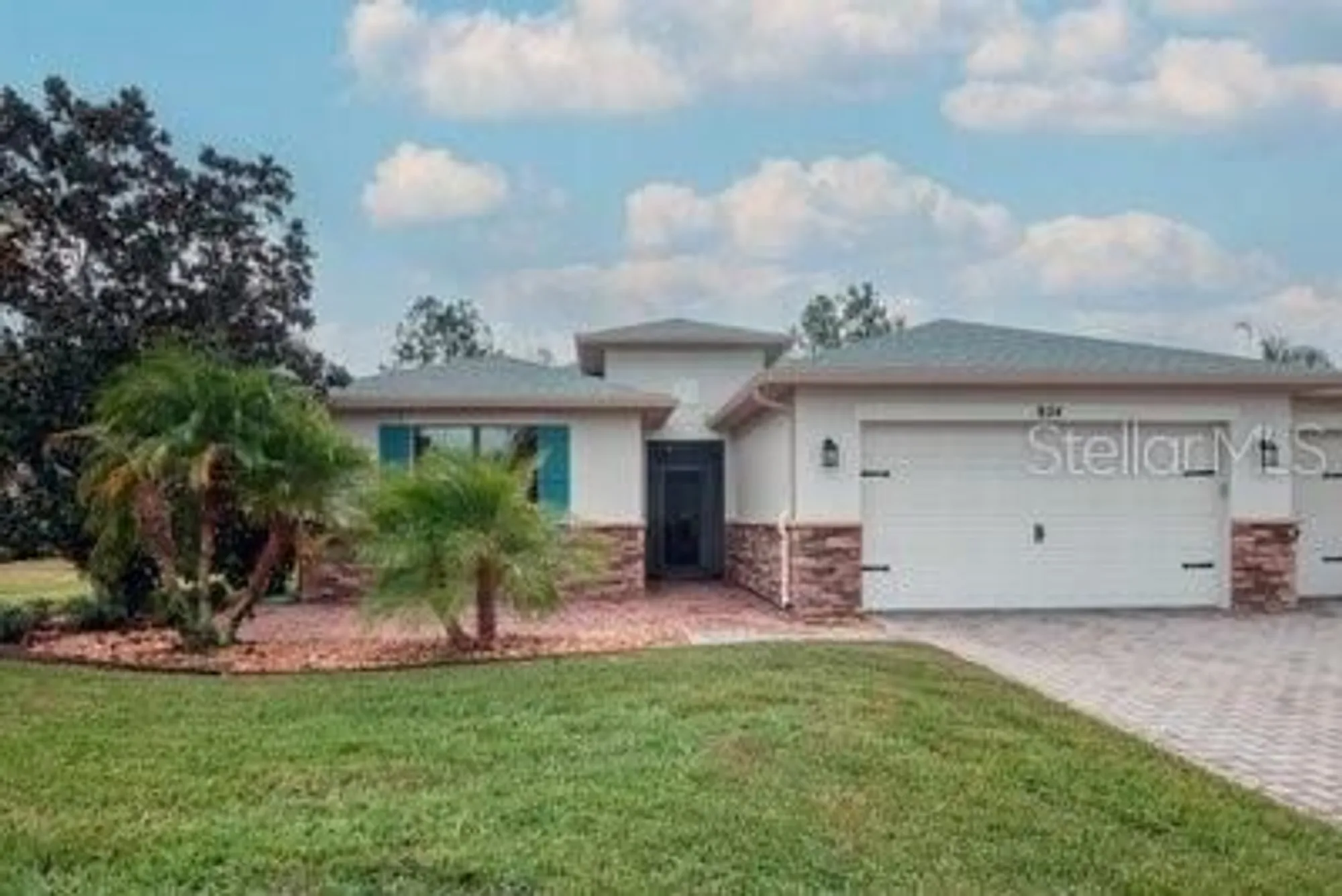 Property Slideshow image 4 of 64 | 824 ebb tide ln, Kissimmee, FL, 34759