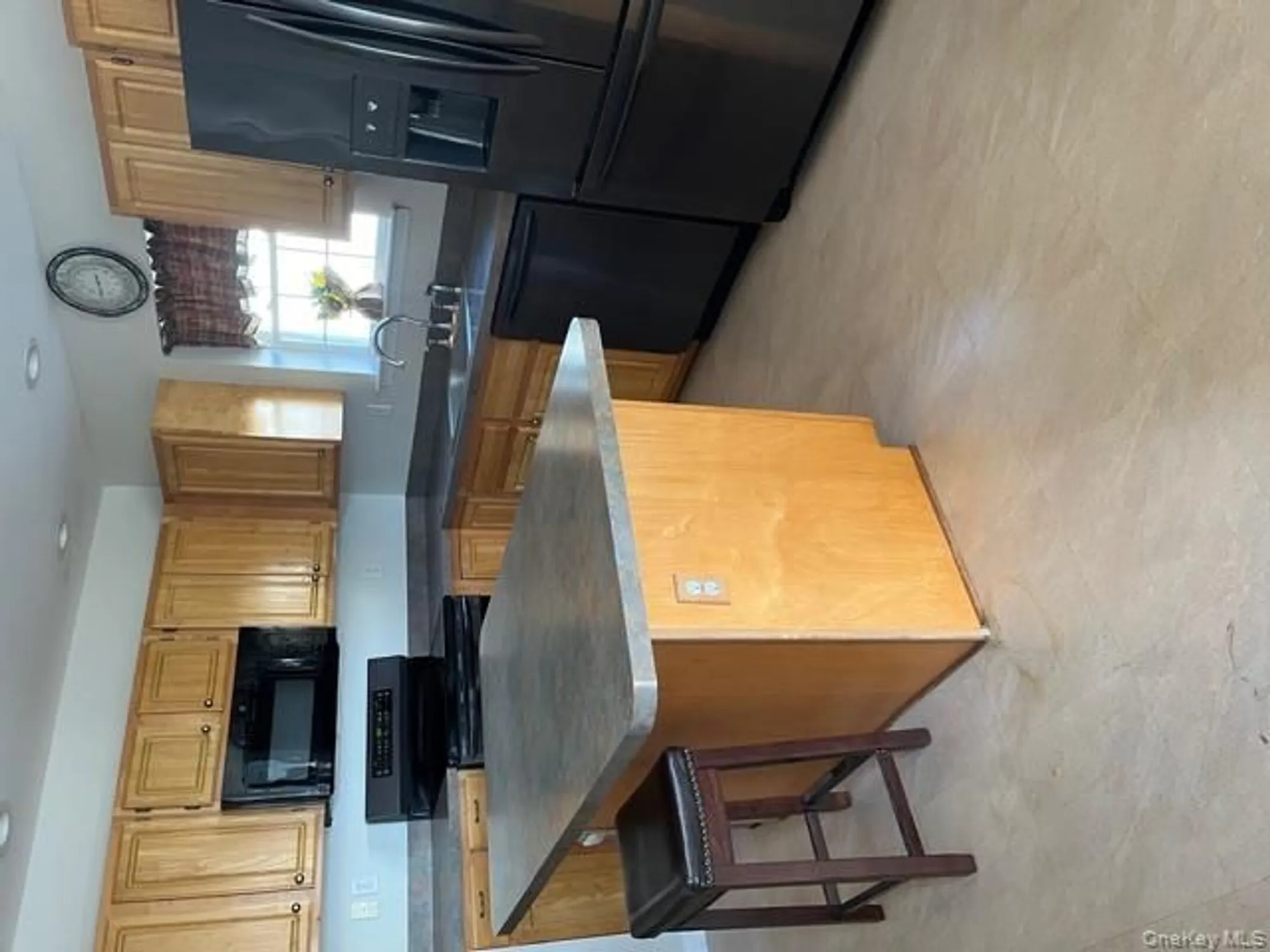 Property Slideshow image 5 of 18 | 426 village cir, Manorville, NY, 11949