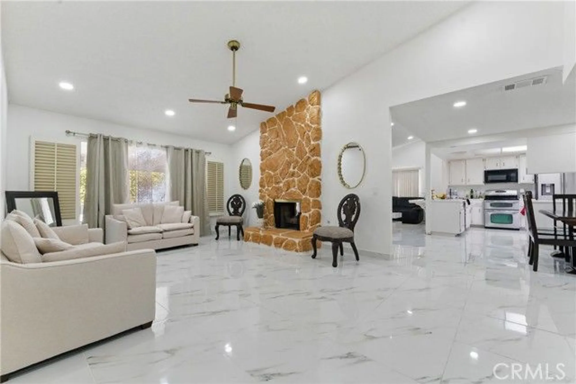 Property Slideshow image 10 of 36 | 2250 redwood dr, Hemet, CA, 92545
