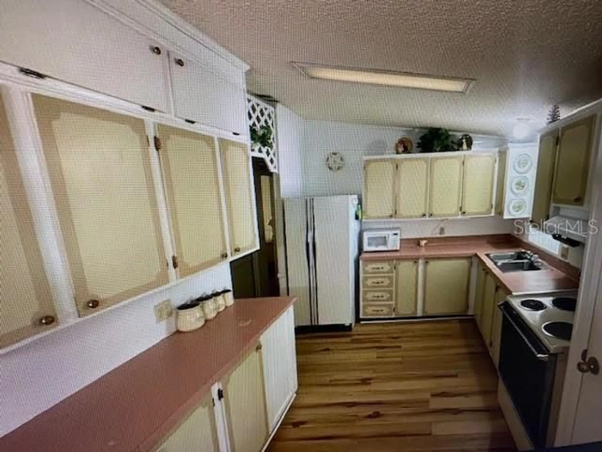 Property Slideshow image 7 of 13 | 127 westwood dr, Leesburg, FL, 34748