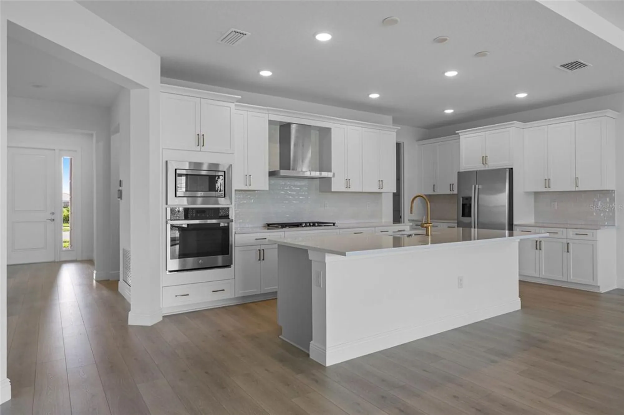 Property Slideshow image 3 of 62 | 18119 cresswind ter, Lakewood Ranch, FL, 34211