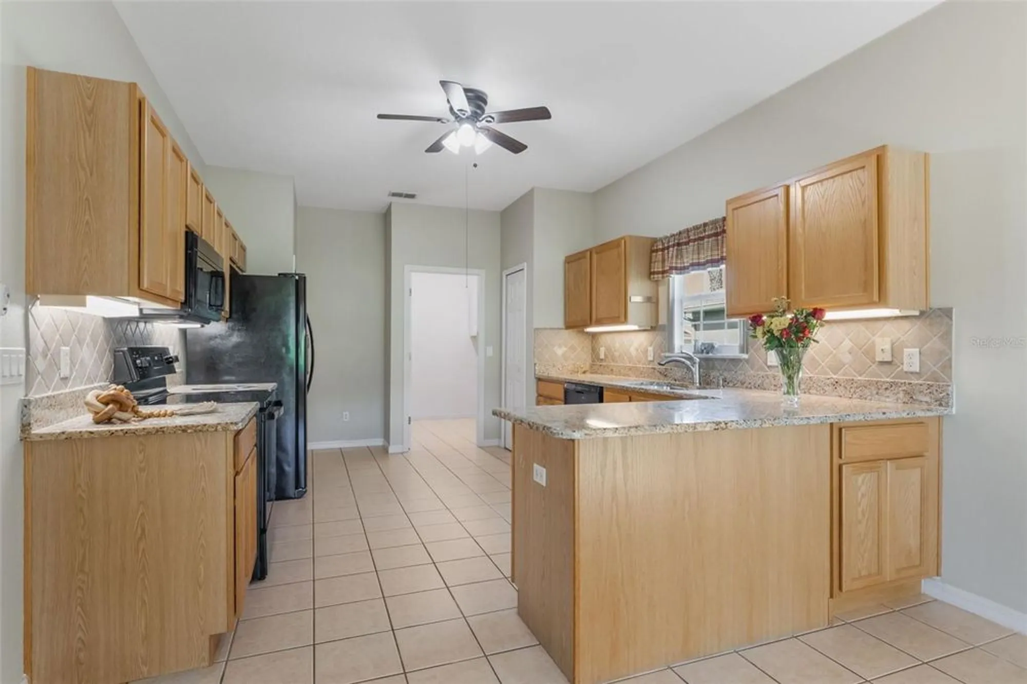 Property Slideshow image 10 of 61 | 24502 parlange ct, Leesburg, FL, 34748