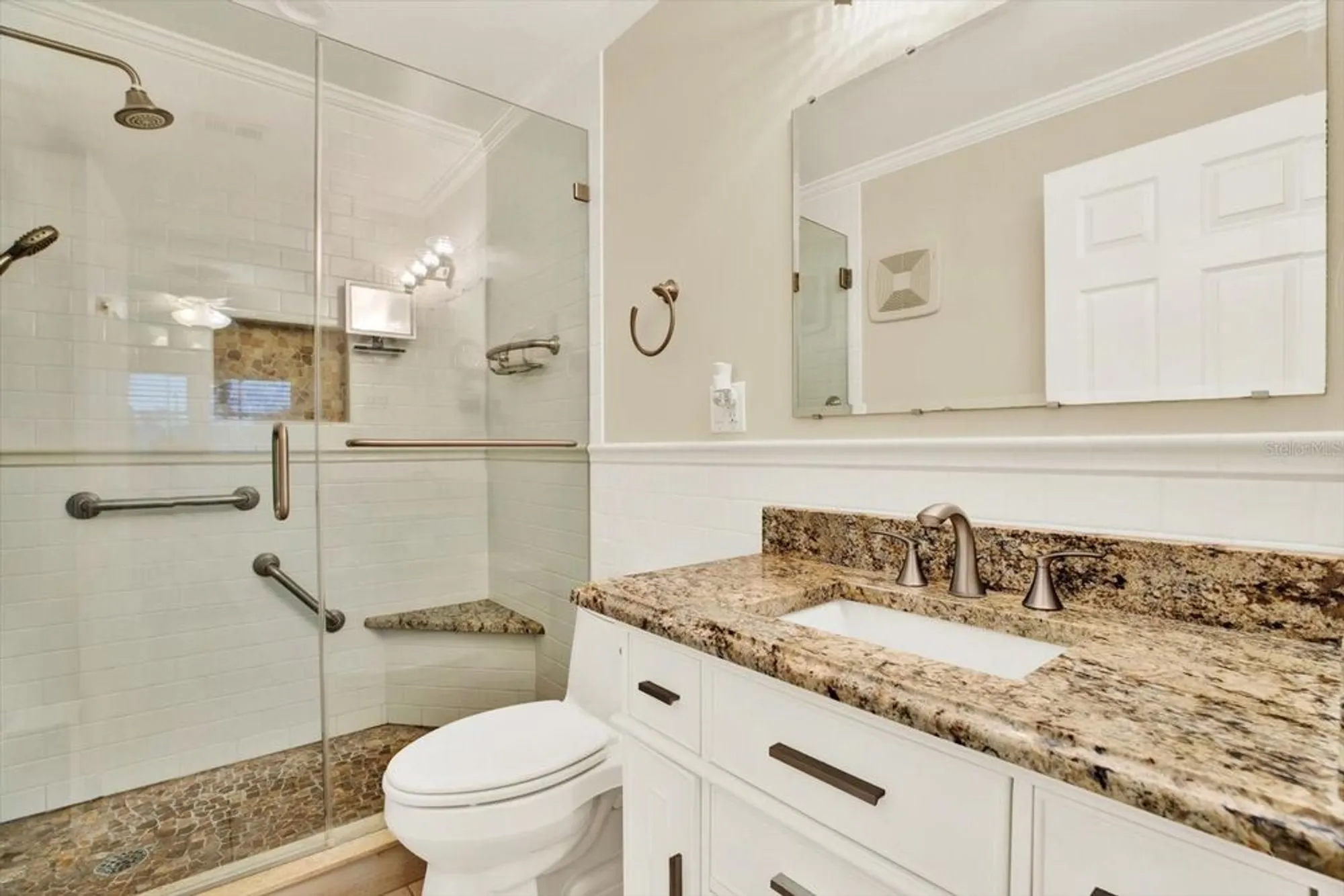 Property Slideshow image 15 of 38 | 5501 80th st n unit 206, Saint Petersburg, FL, 33709