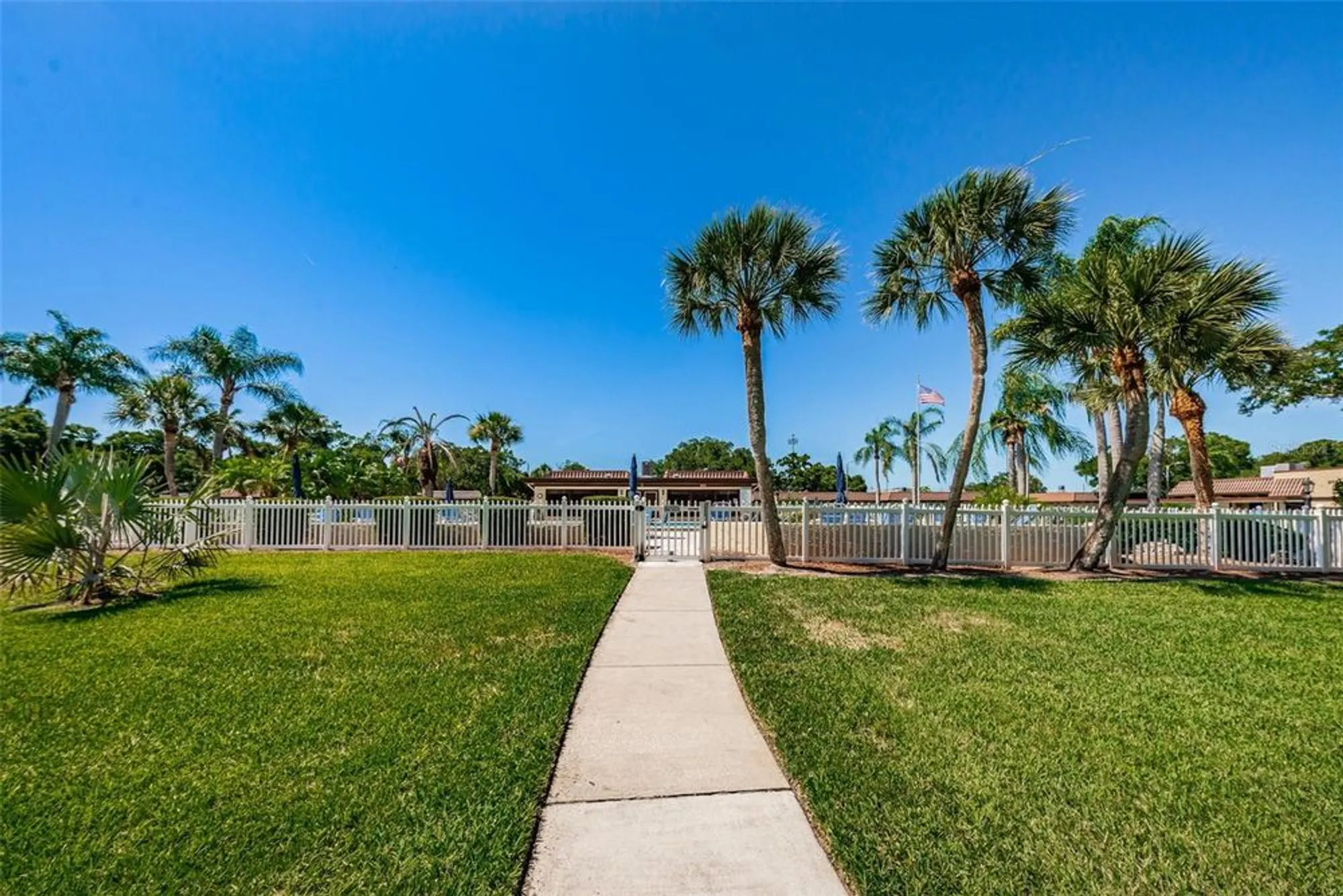 Property Slideshow image 49 of 57 | 1701 pinehurst rd 4f, Dunedin, FL, 34698