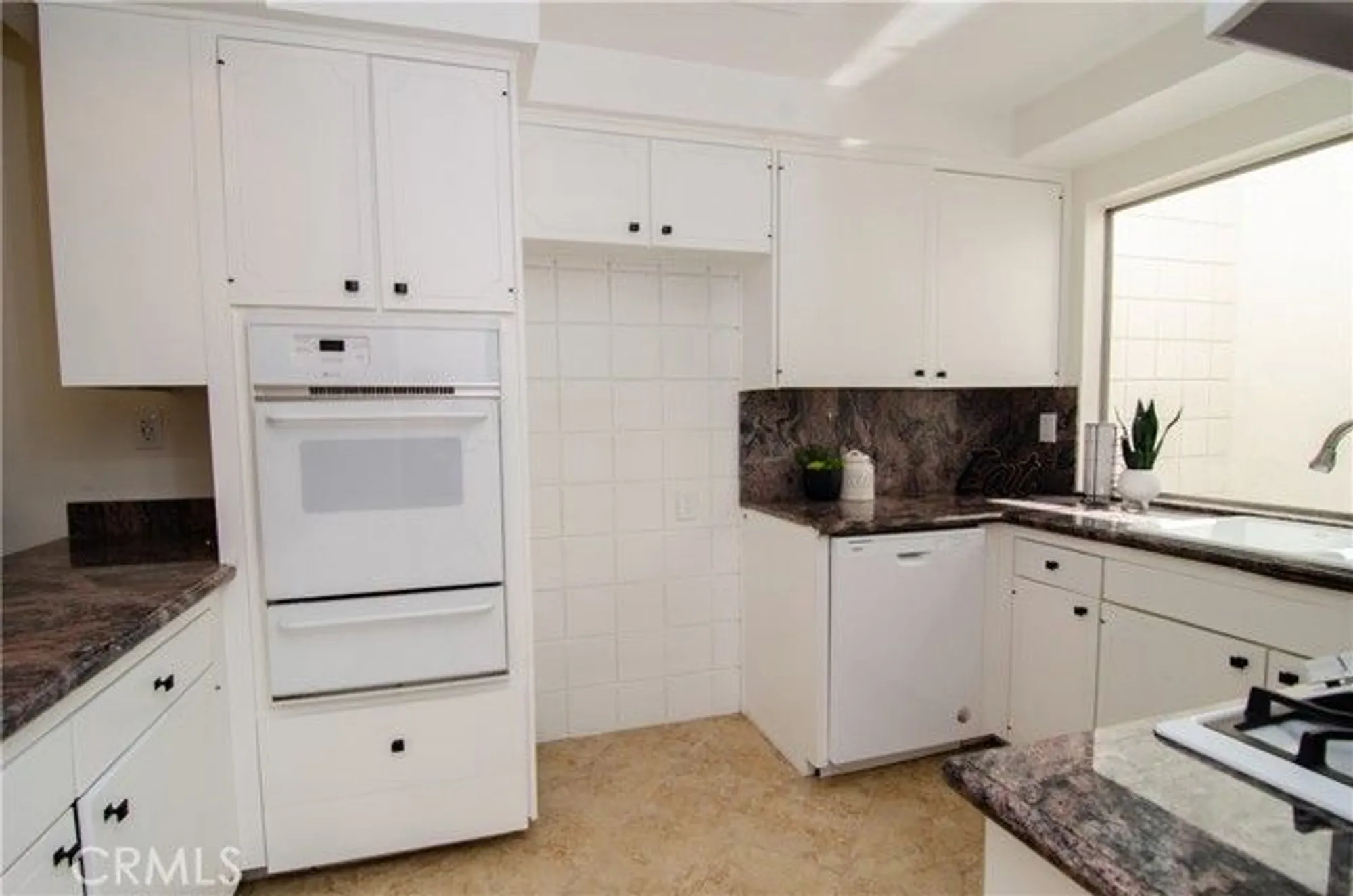 Property Slideshow image 13 of 44 | 26701 oak branch cir, Newhall, CA, 91321