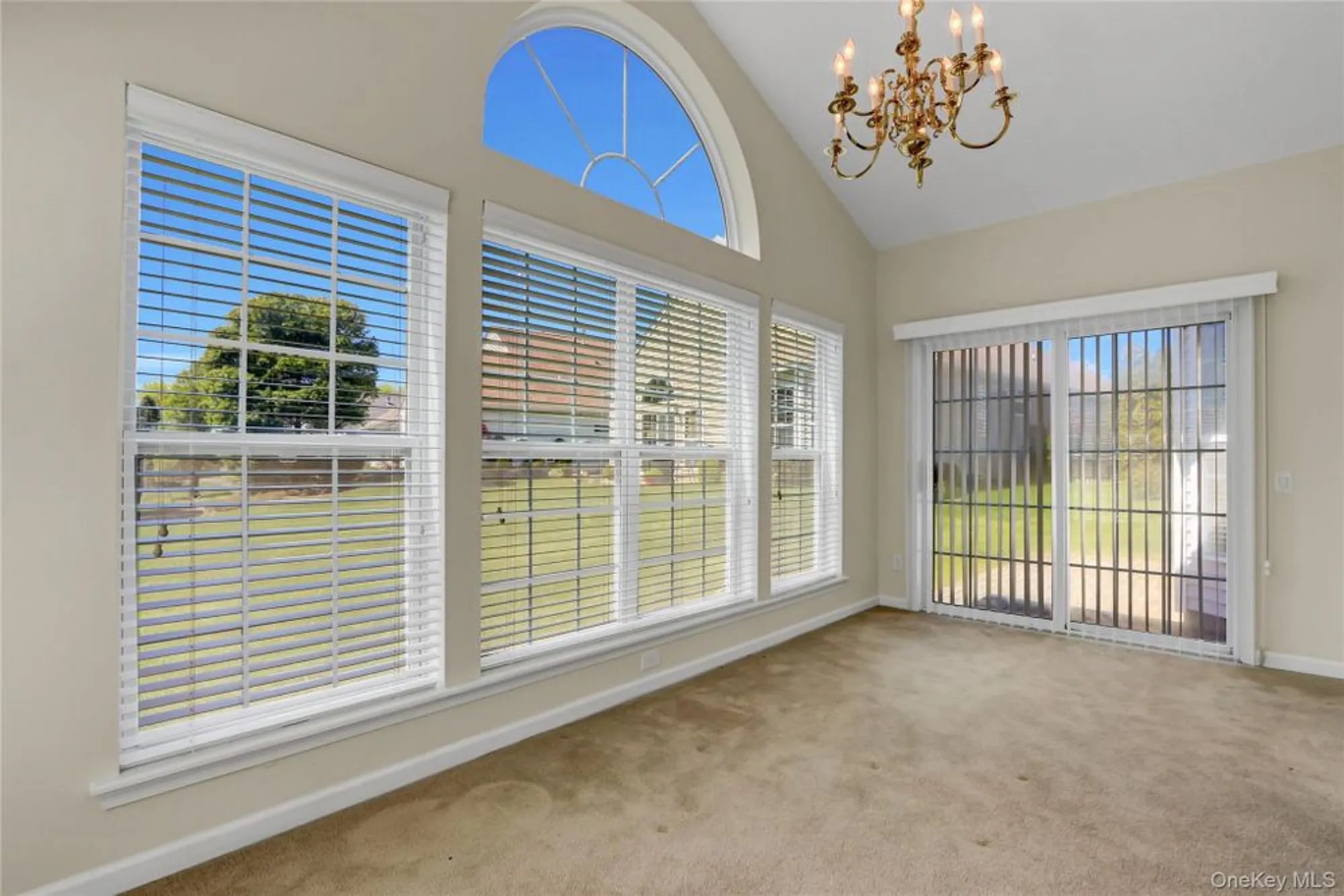 Property Slideshow image 16 of 40 | 4 oakhurst ct, Mount Sinai, NY, 11766