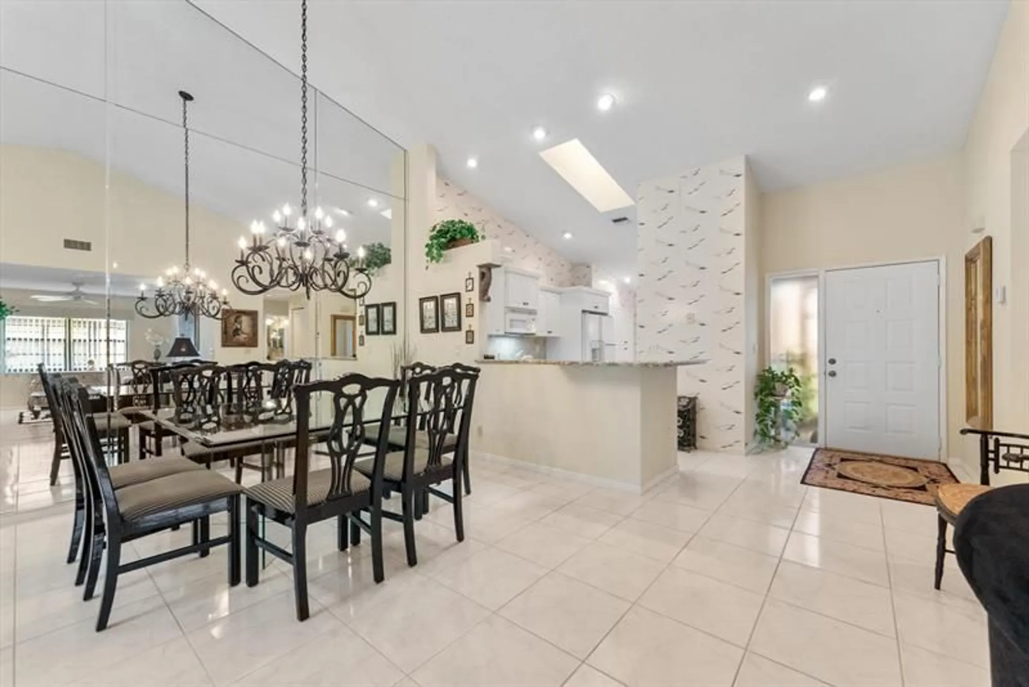 Property Slideshow image 8 of 53 | 8333 springlake dr a, Boca Raton, FL, 33496