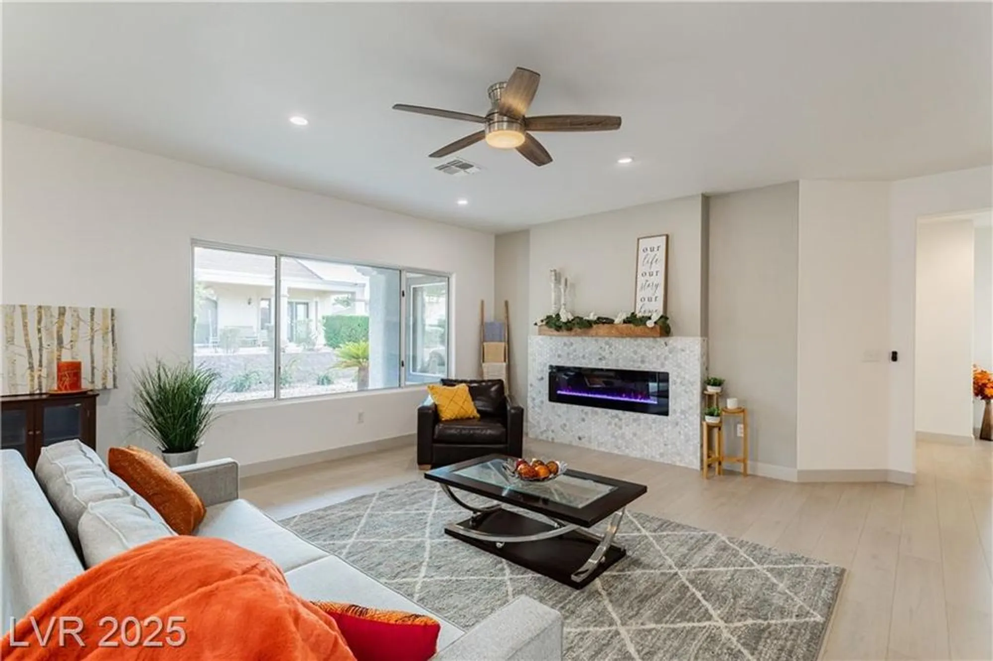 Property Slideshow image 5 of 72 | 2589 evansville ave, Henderson, NV, 89052