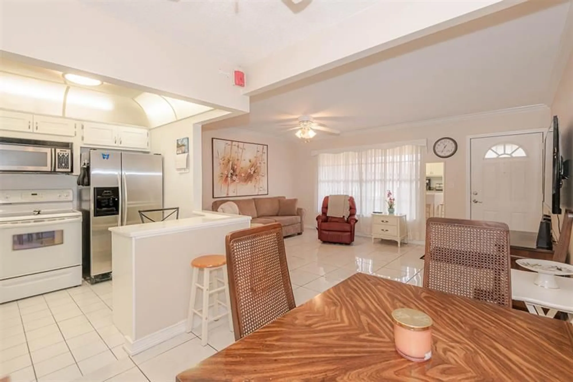 Property Slideshow image 9 of 36 | 3071 nw 47th ter 317, Lauderdale Lakes, FL, 33313