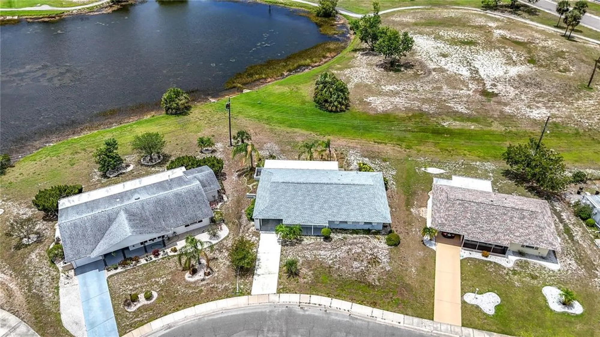 Property Slideshow image 8 of 41 | 904 desert hills dr, Sun City Center, FL, 33573