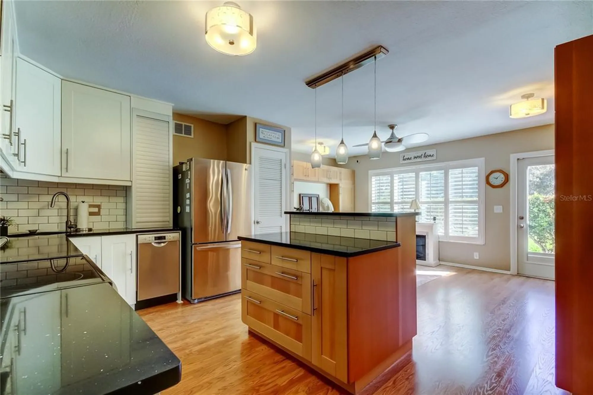 Property Slideshow image 8 of 61 | 2221 swedish dr apt 3, Clearwater, FL, 33763