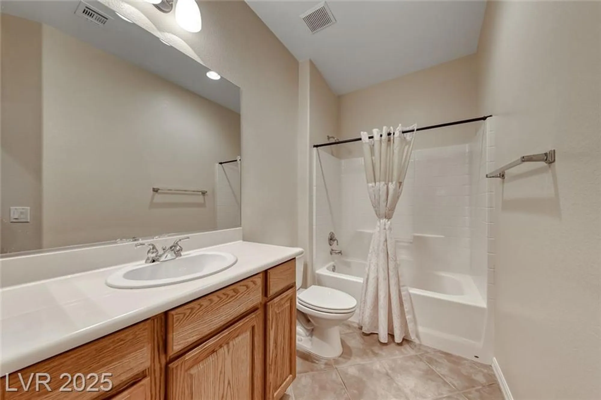 Property Slideshow image 33 of 56 | 2218 sandstone cliffs dr, Henderson, NV, 89044