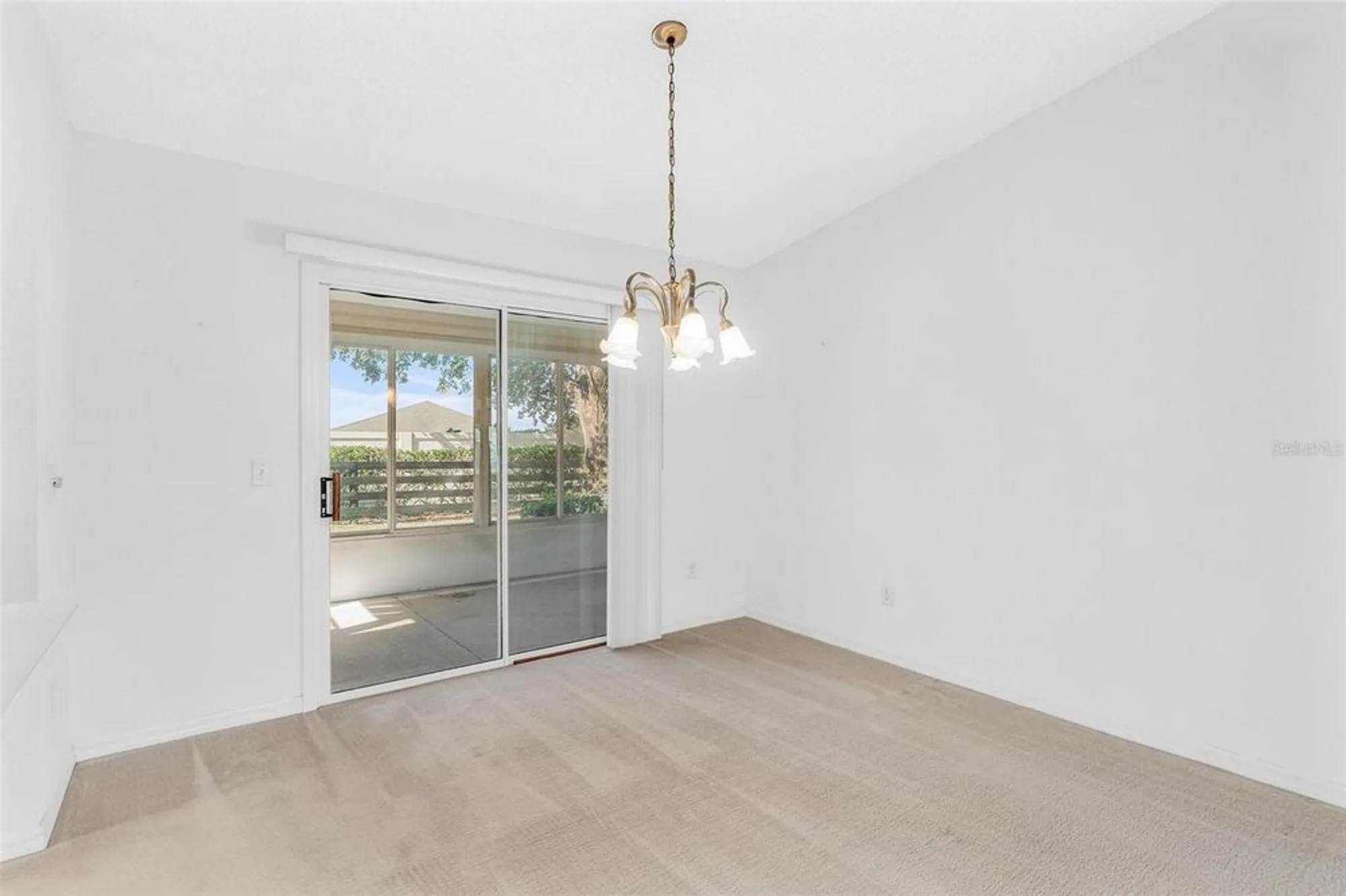 Property Slideshow image 11 of 45 | 2732 privada dr, The Villages, FL, 32162