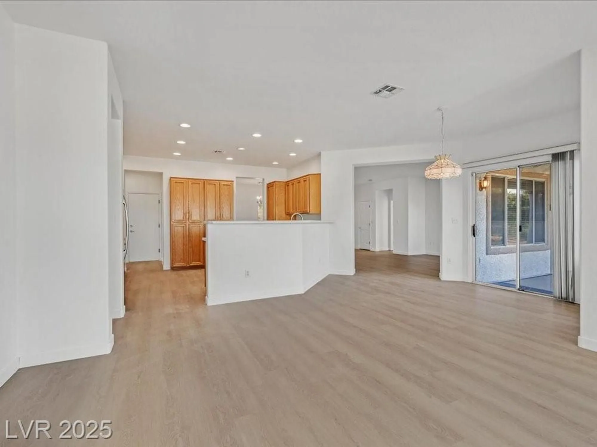 Property Slideshow image 10 of 37 | 2582 hayesville ave, Henderson, NV, 89052