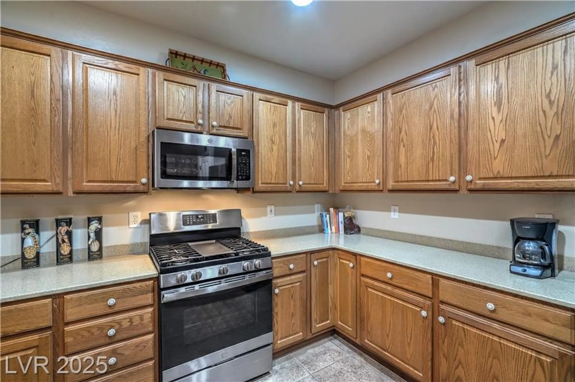 Property Slideshow image 14 of 62 | 2467 moonlight valley ave, Henderson, NV, 89044