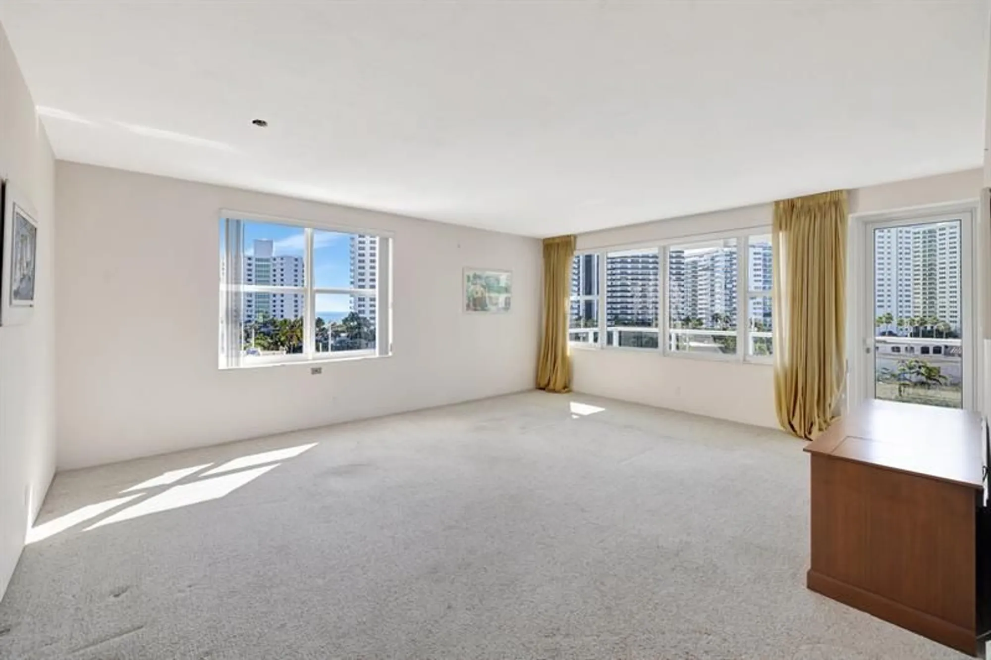 Property Slideshow image 4 of 47 | 3300 ne 36th st 609, Fort Lauderdale, FL, 33308