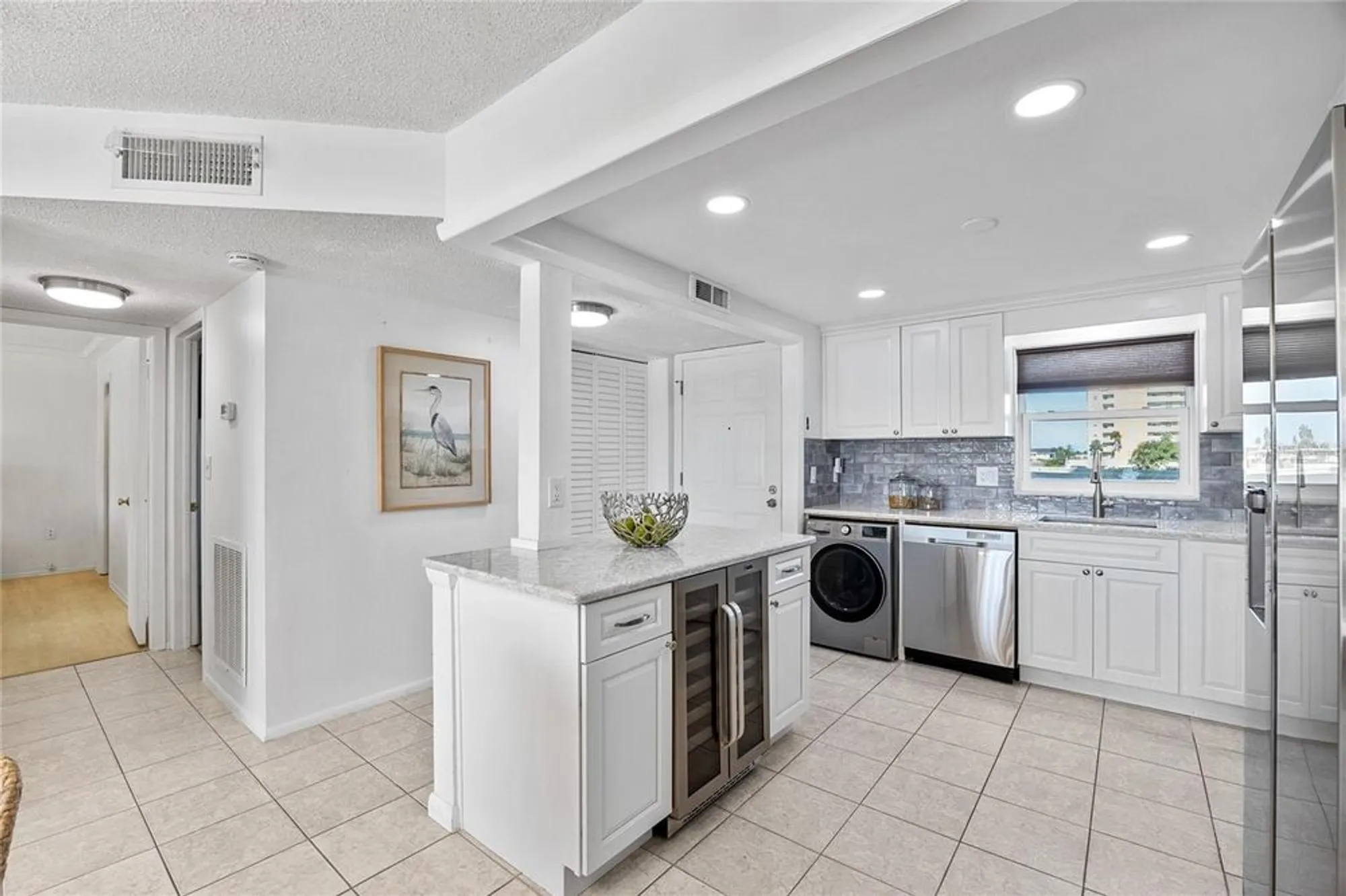 Property Slideshow image 6 of 39 | 4775 cove cir apt 203, St Petersburg, FL, 33708