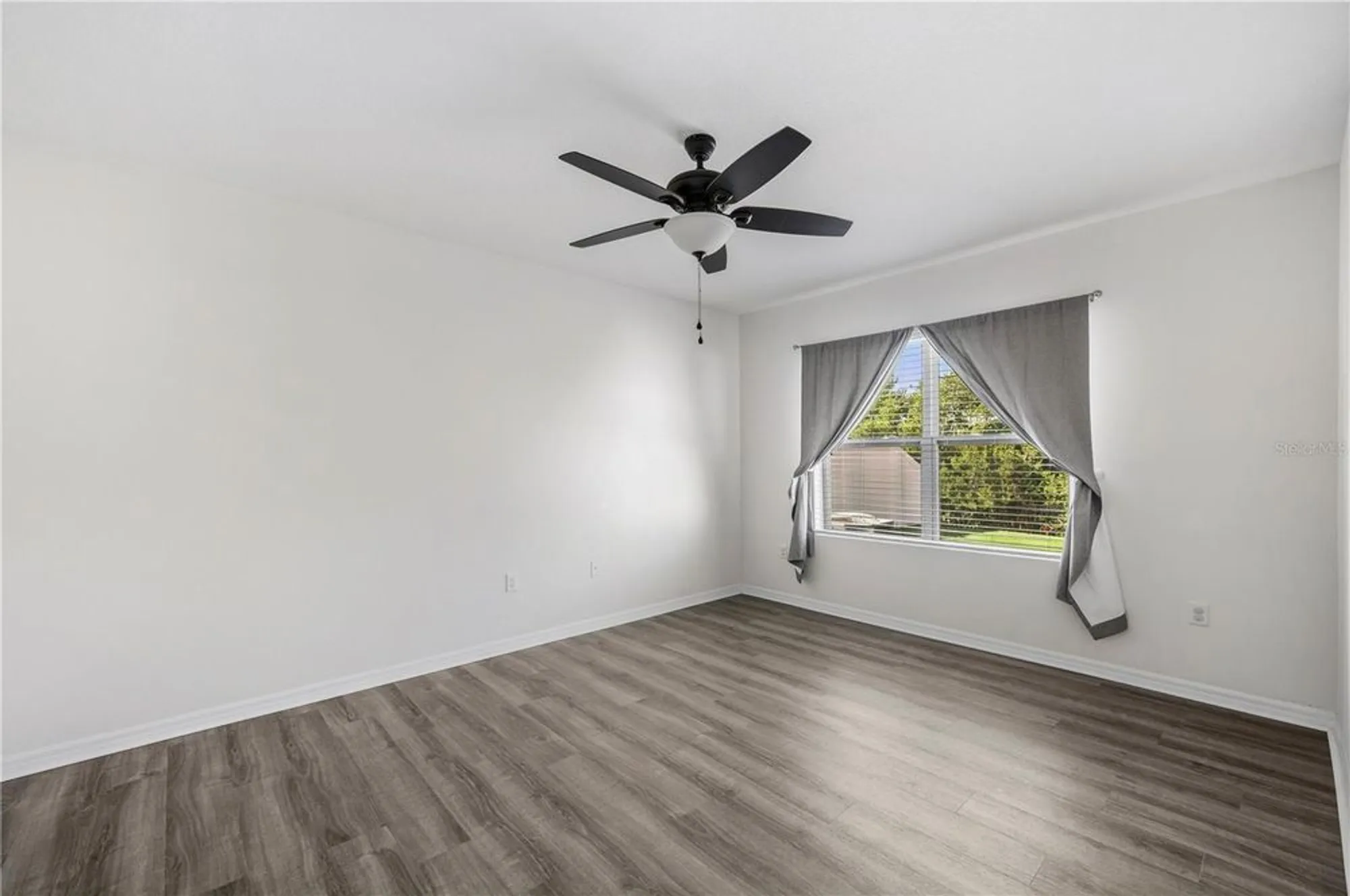 Property Slideshow image 24 of 41 | 2719 grandbury grove rd, Lakeland, FL, 33811