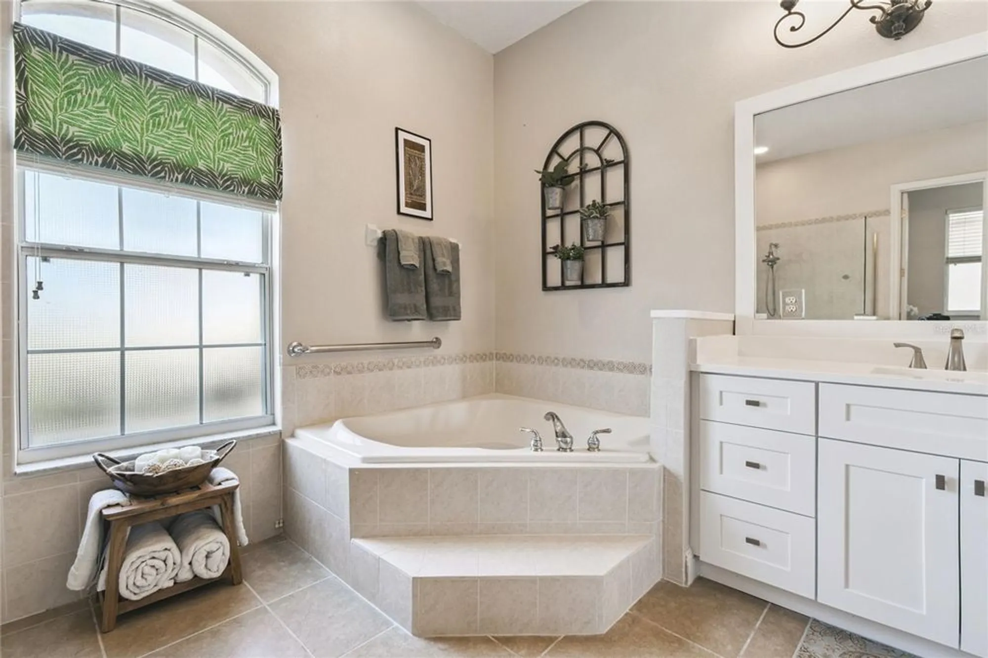 Property Slideshow image 39 of 83 | 116 amalfi ln, Poinciana, FL, 34759