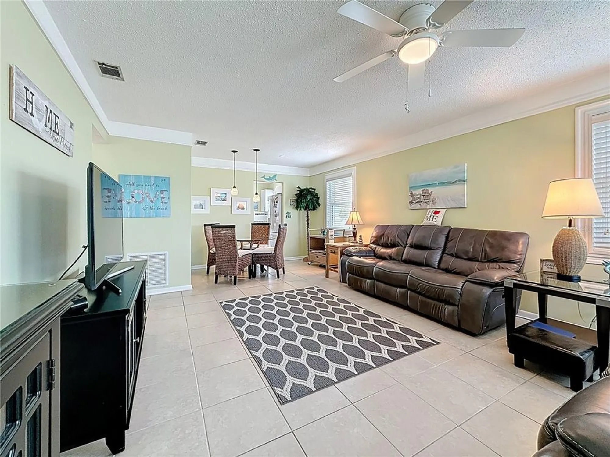 Property Slideshow image 8 of 64 | 5267 81st st n apt 26, Saint Petersburg, FL, 33709