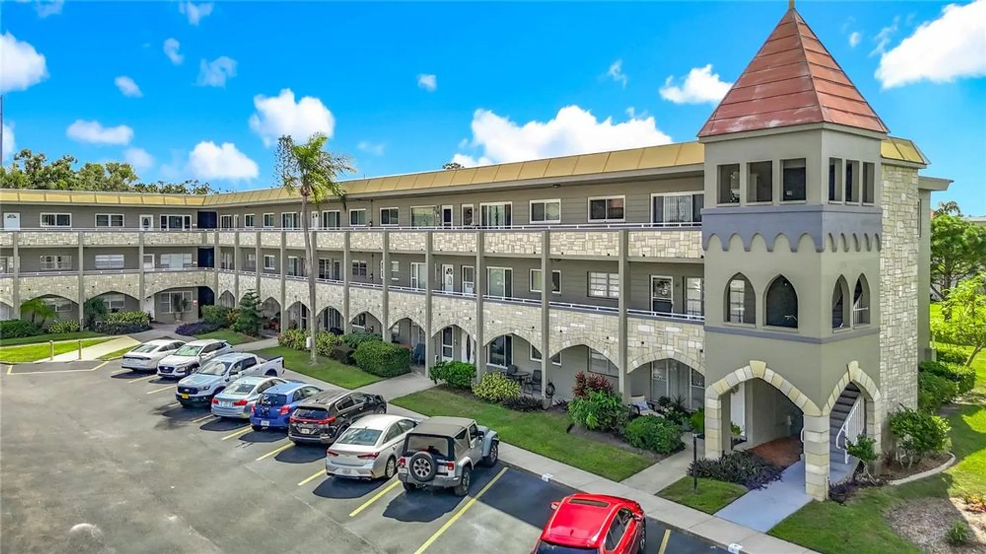 Property Slideshow image 1 of 31 | 2461 canadian way 45, Clearwater, FL, 33763