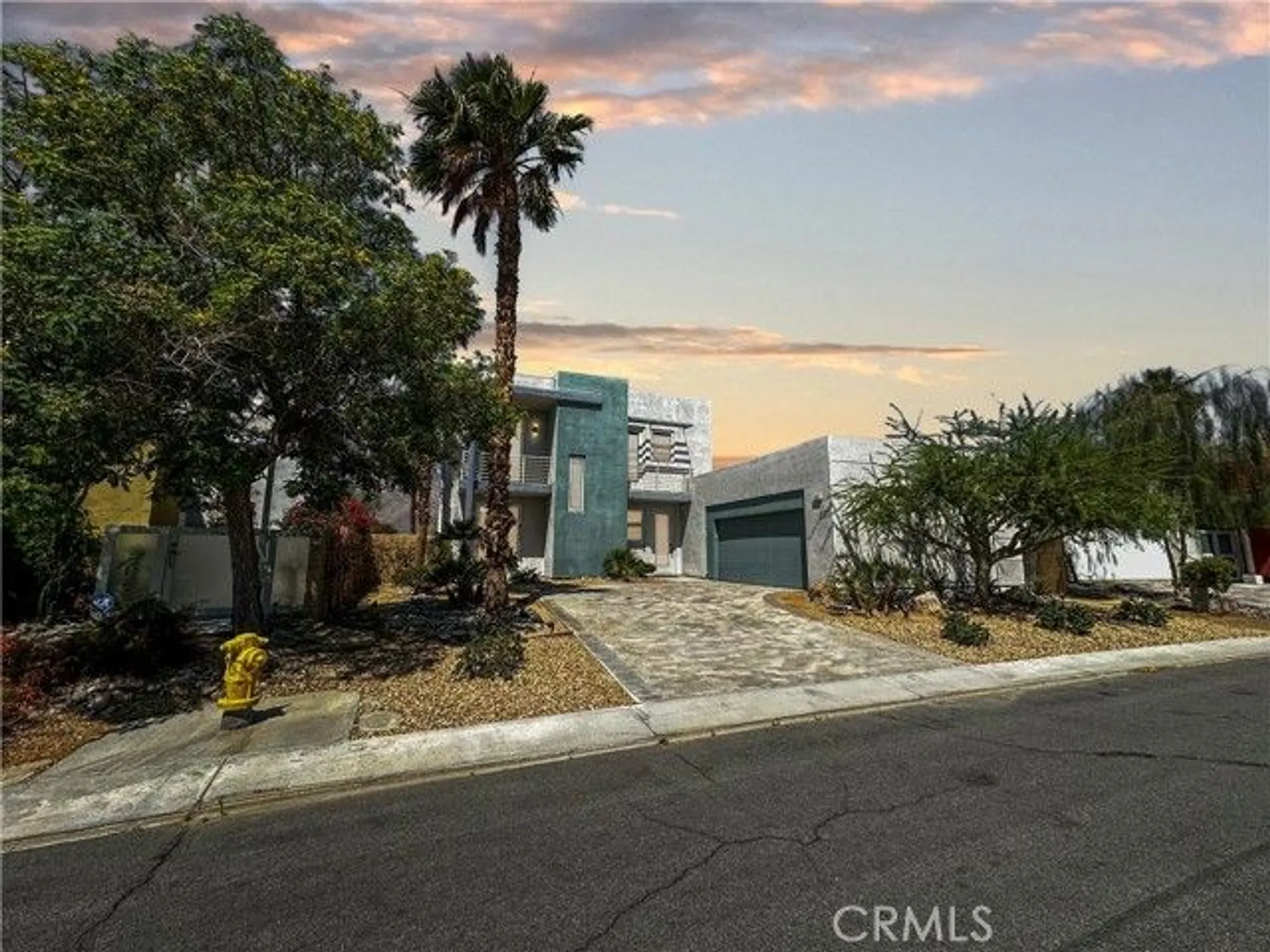 Property Slideshow image 1 of 16 | 561 skylar ln, Palm Springs, CA, 92262