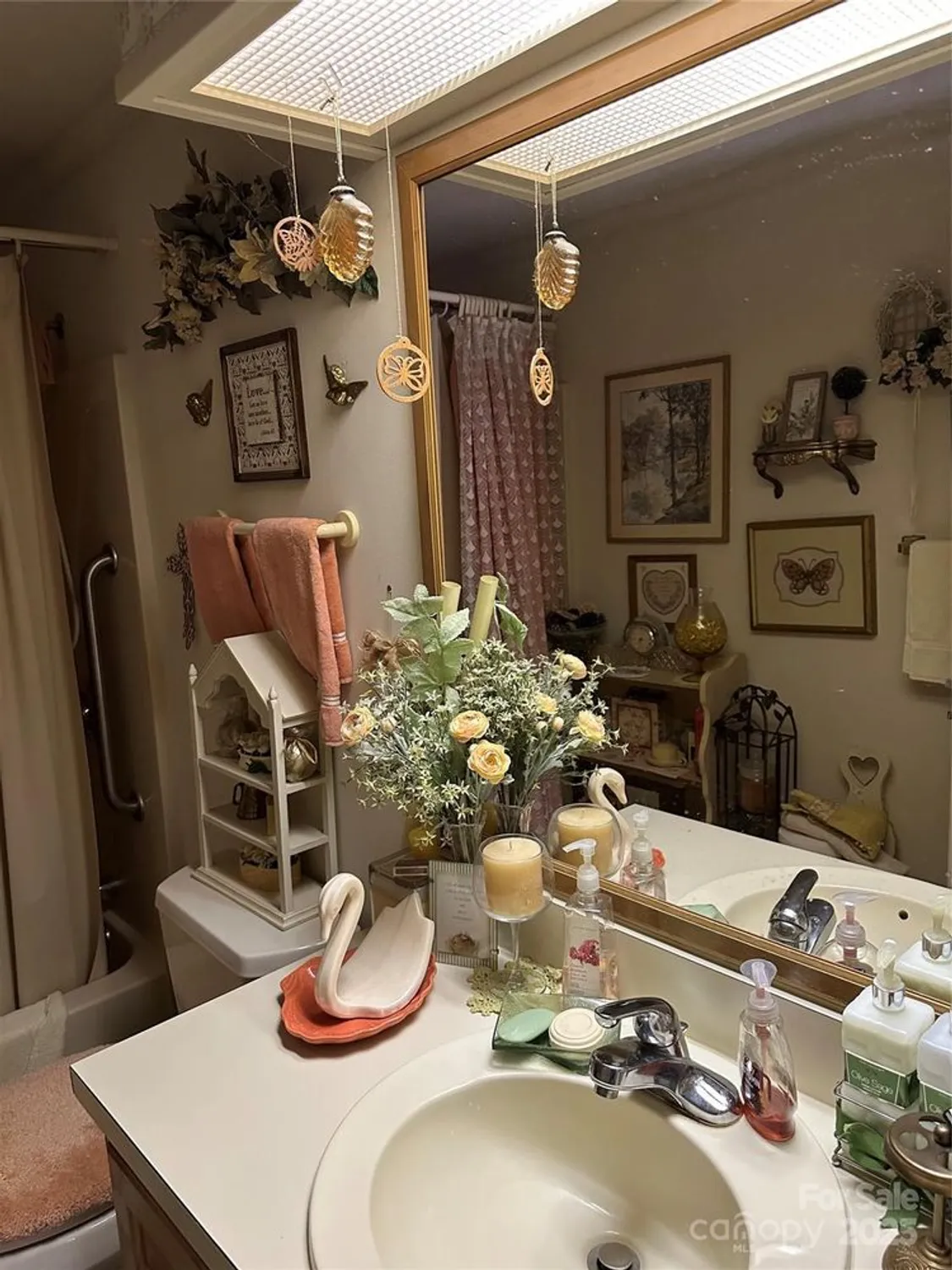 Property Slideshow image 12 of 28 | 308 riverwind dr, Hendersonville, NC, 28739