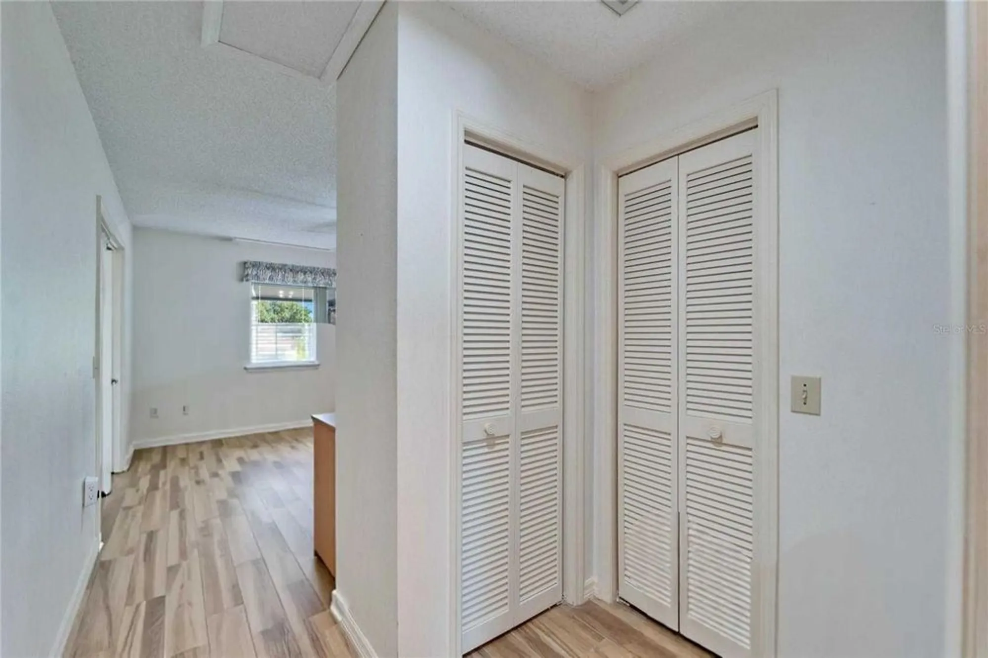 Property Slideshow image 26 of 79 | 2007 east view dr, Sun City Center, FL, 33573