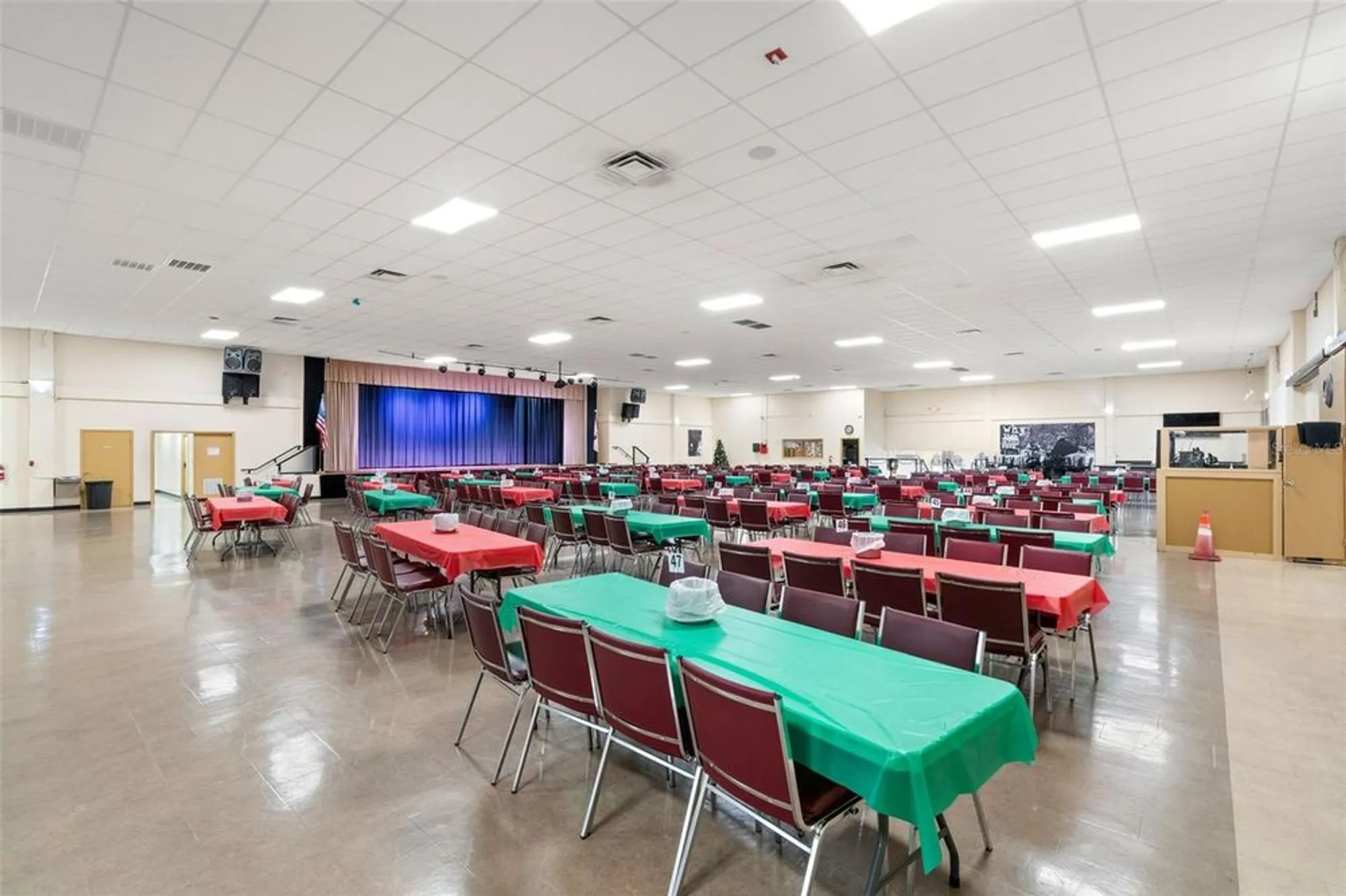 Property Slideshow image 27 of 43 | 2429 ecuadorian way 47, Clearwater, FL, 33763