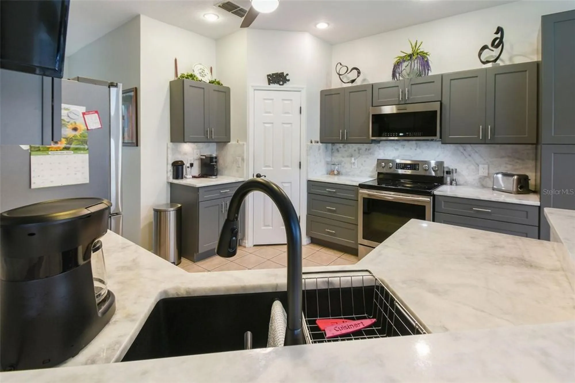 Property Slideshow image 11 of 27 | 161 cape florida dr, Kissimmee, FL, 34759