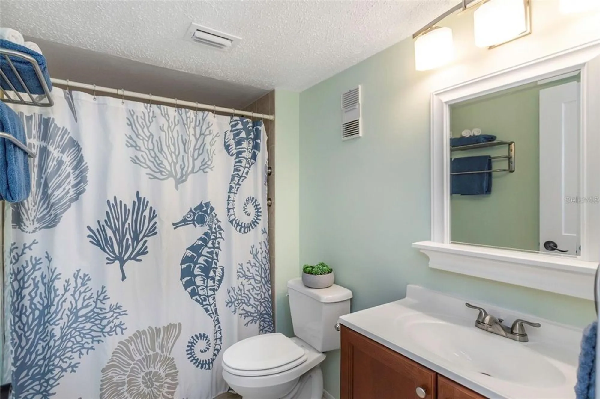 Property Slideshow image 18 of 37 | 940 virginia st 303, Dunedin, FL, 34698