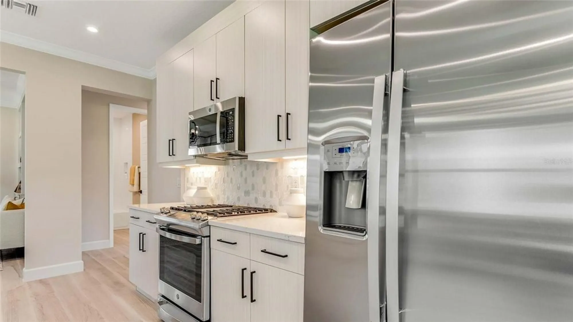 Property Slideshow image 8 of 23 | 1352 savoy ln, Deland, FL, 32724