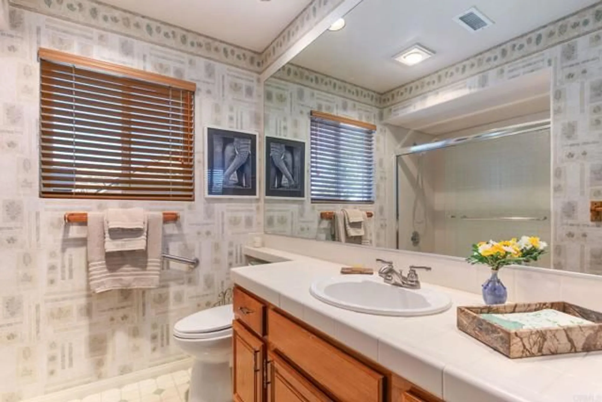 Property Slideshow image 21 of 33 | 1911 la subida way, San Marcos, CA, 92078