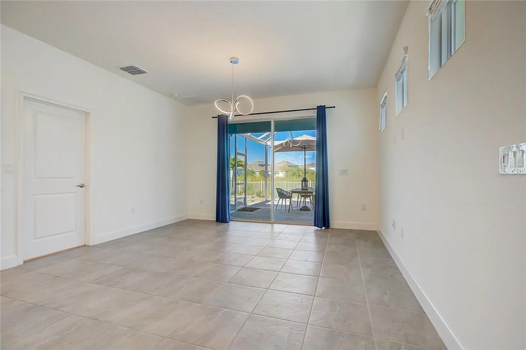 Property Slideshow image 26 of 91 | 411 sandsend ct, Apollo Beach, FL, 33572